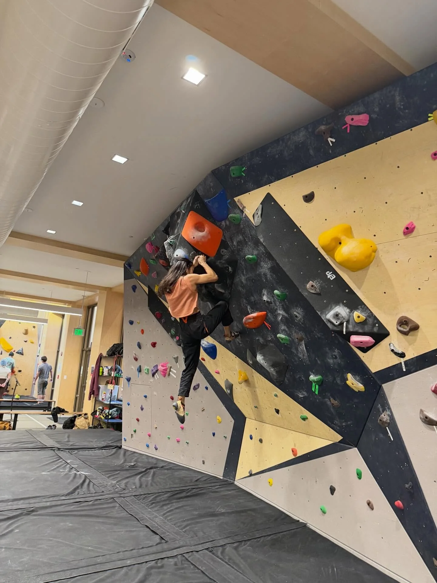 Well done to all the competitors at @vanhoevenberg&rsquo;s boulder comp today! It was great to see all the stoke in the room! Big thanks to the staff who put it all together. 🙌