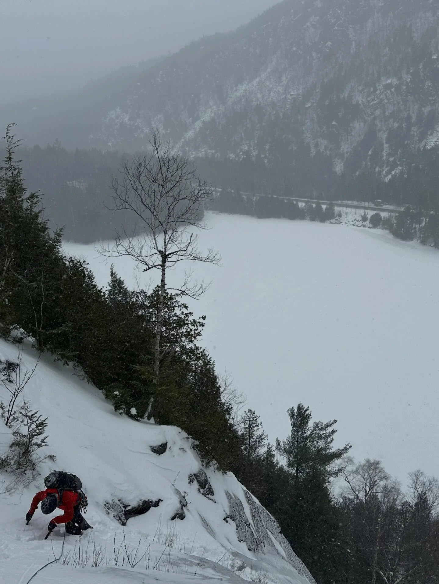 Chouinard&rsquo;s Gully. Crystal Ice Tower. Roaring Brook Falls. Great day to climb ice with @mikehazard__!