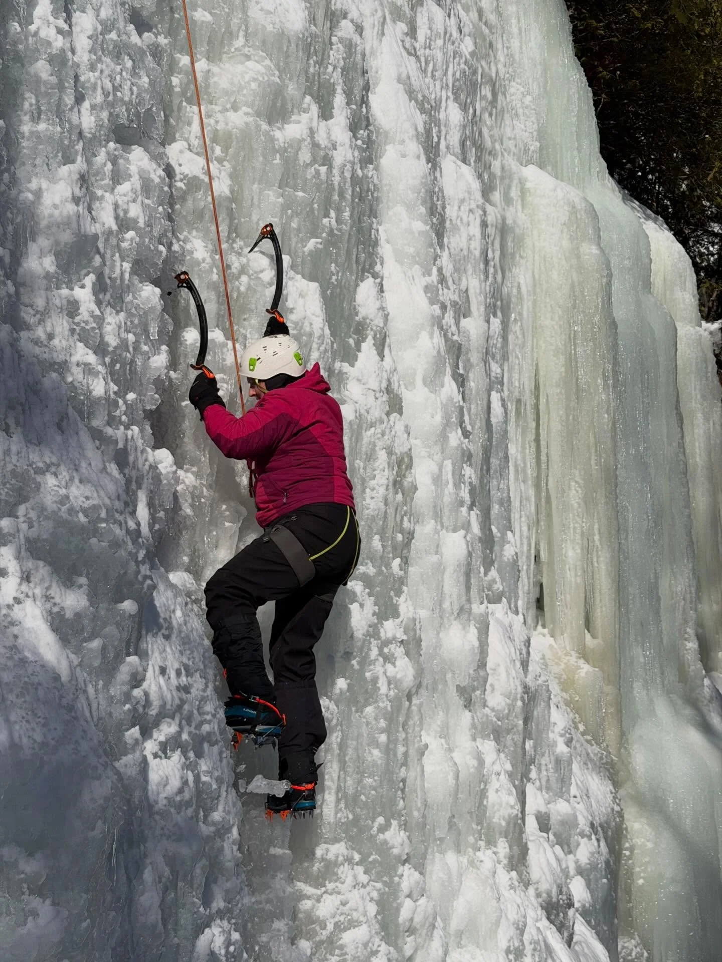 Another stellar day climbing frozen water with clients and friends. This time in the sun for the first day this season! ☀️ Pitchoff Left was chandeliered but pretty good, getting mushy by midafternoon. Hot Shot and Ice Slot in the Canyon were wet and