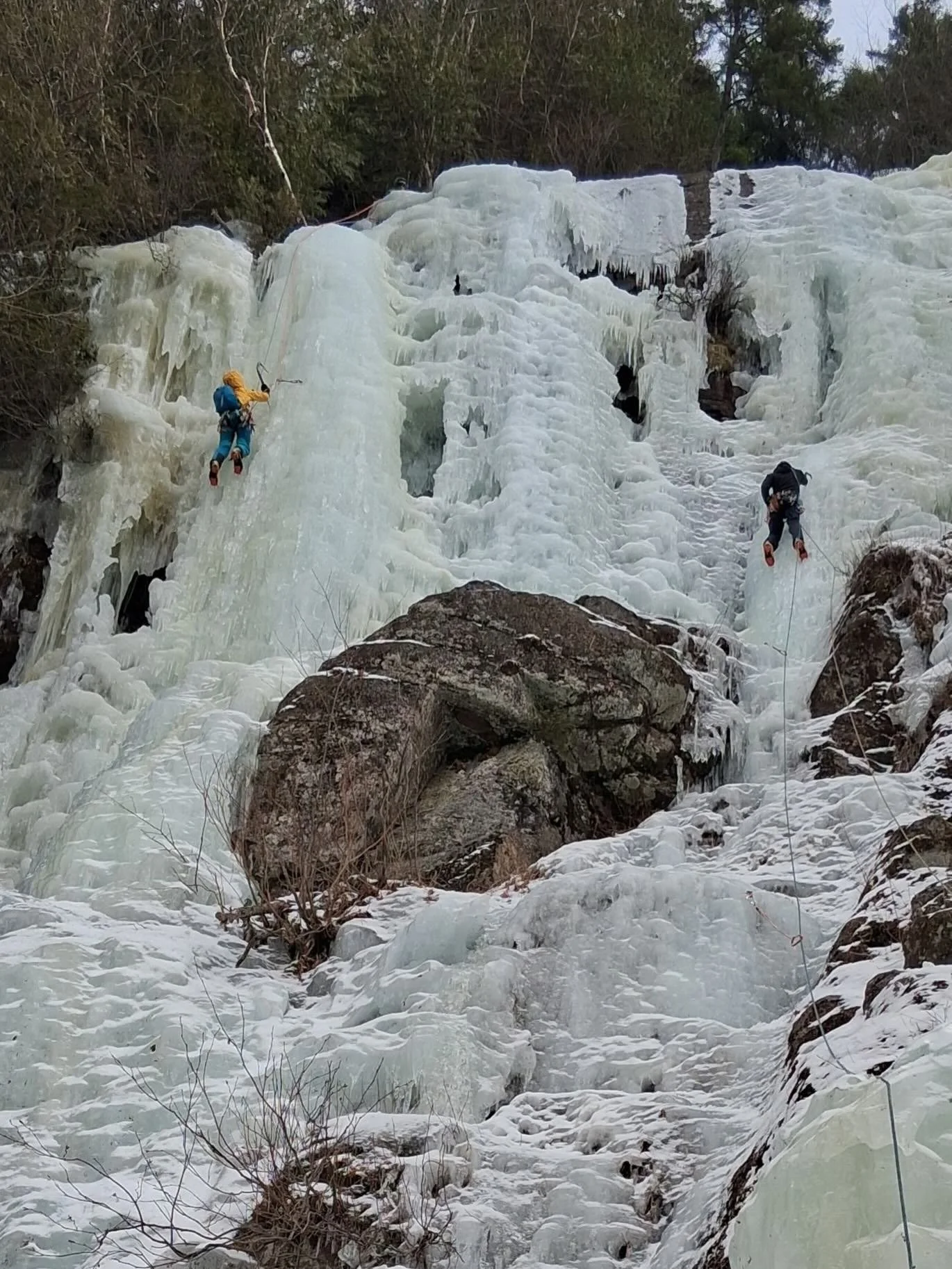 Managed to sneak in one more day (my 37th; the last?) of ice this season. Glad we picked Central Pillar on NSOP. It was delightful, and offered a huge variety of styles. I led two lines that I&rsquo;d never tried before, including an awesome thin-ish