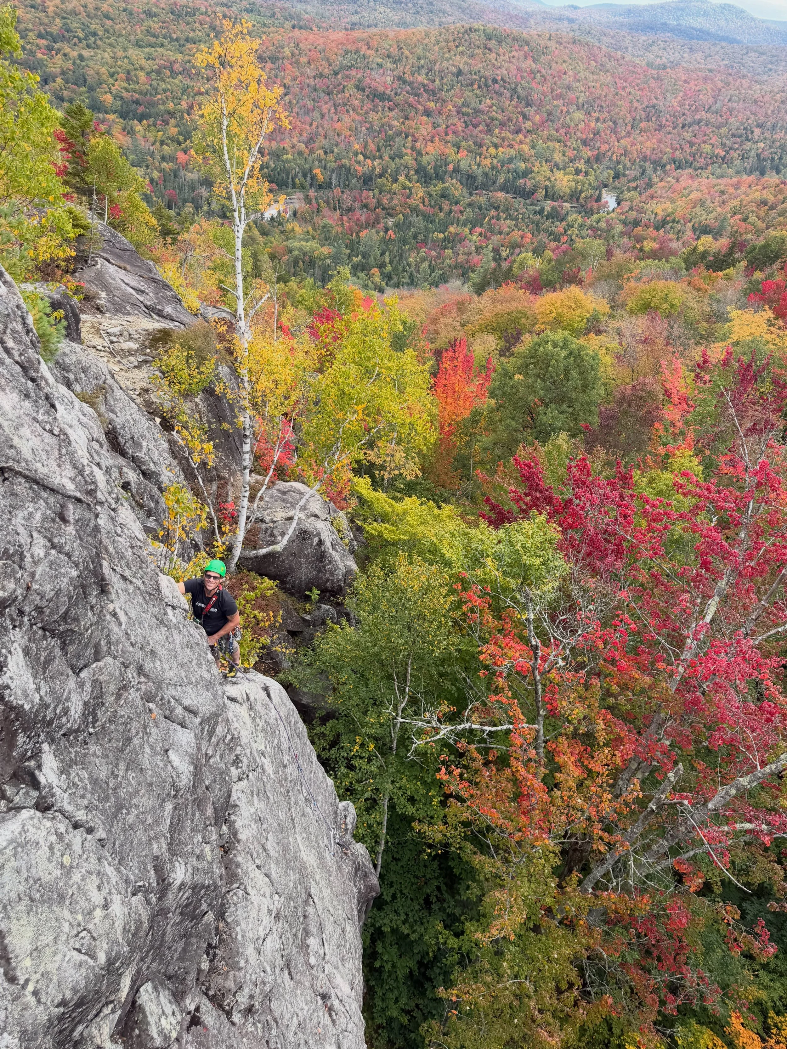 Stunner 🍁 weekend at @sadkrf! So good catching up with old friends, and making new ones! Big thanks to everyone who came out to enjoy the rock, and who put the event together. Can&rsquo;t wait to go back and check out more of the southern crags! 🙌