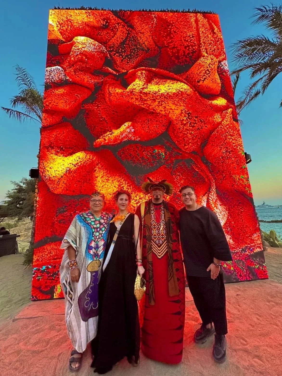 WINDS OF YAWANAWA
Arte digital generativa em NFT
Produção e mediação intercultural:
· facilitação da parceria entre Refik Anadol Studio e Instituto Nixiwaka
· assessoria em acordos e contratos
· coordenação logística
· acompanhamento de todas as etap