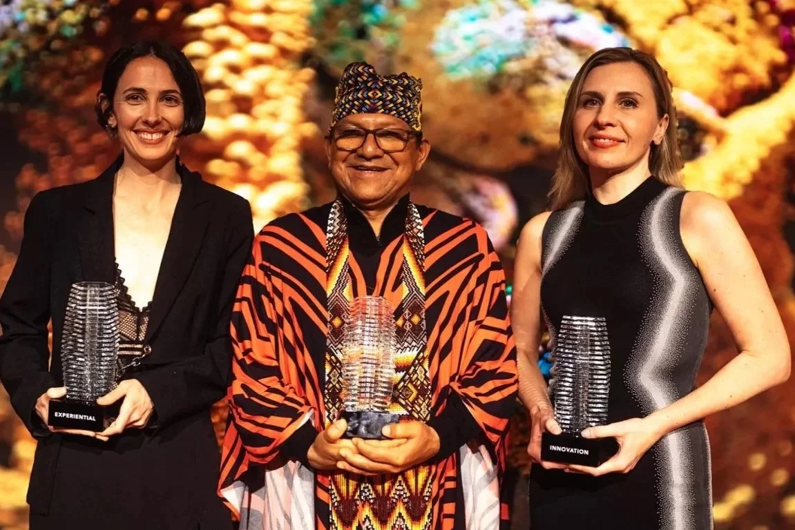 Biraci Brasil Nixiwaka receiving Digital Art Awards for Winds of Yawanawa