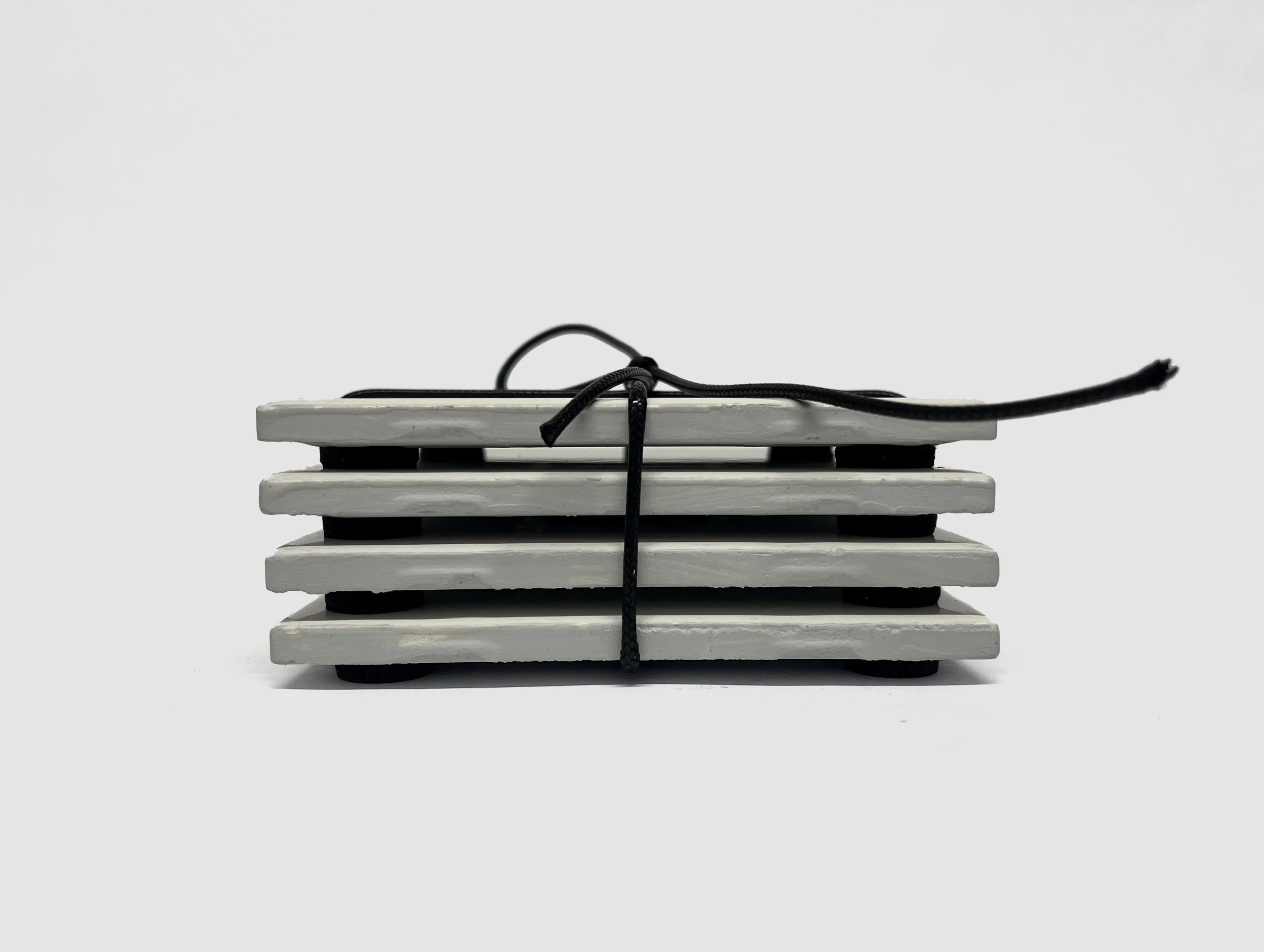 Trivet Quad black tie Off White v2.jpg