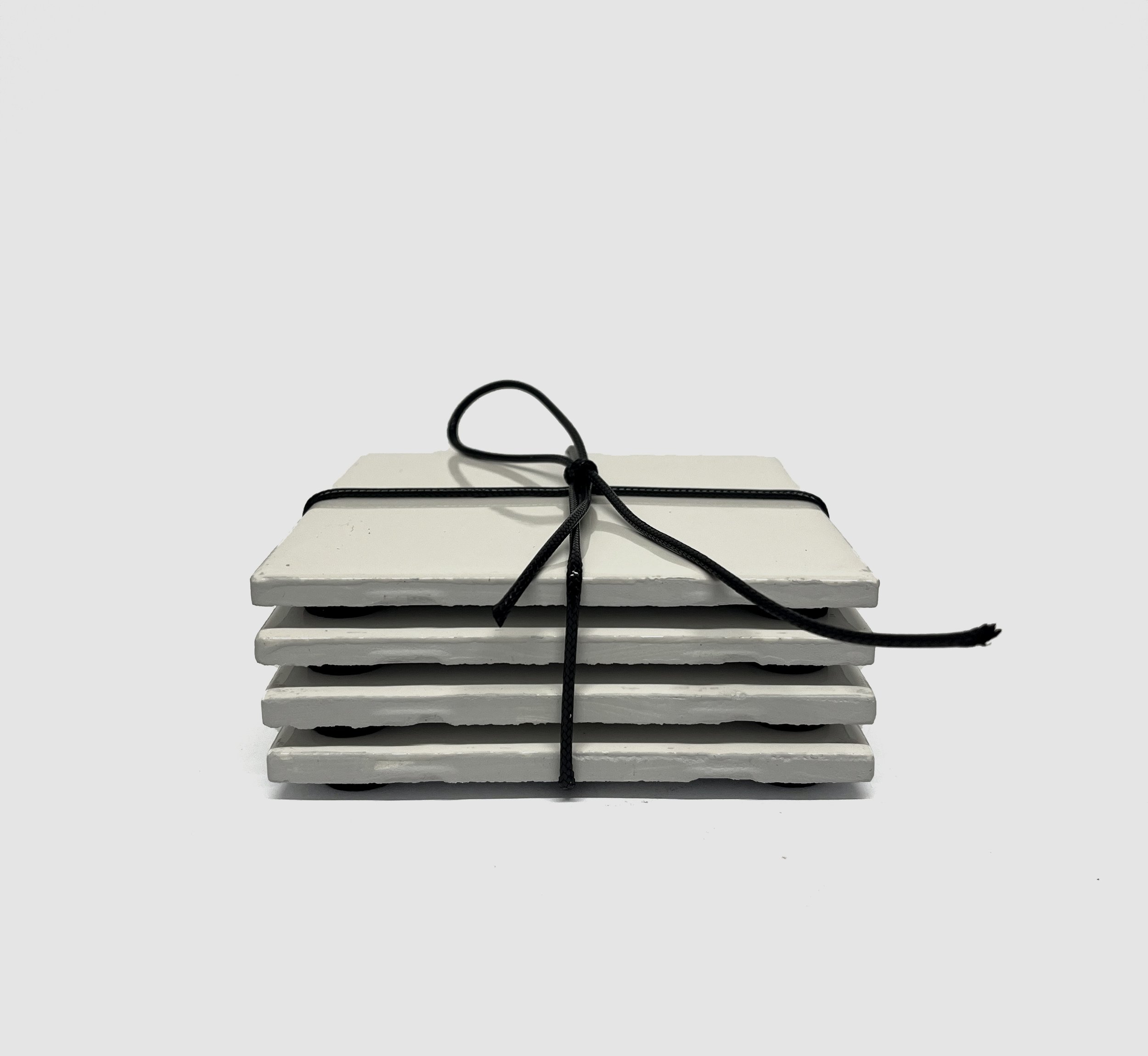 Trivet Quad black tie Off White v1.jpg