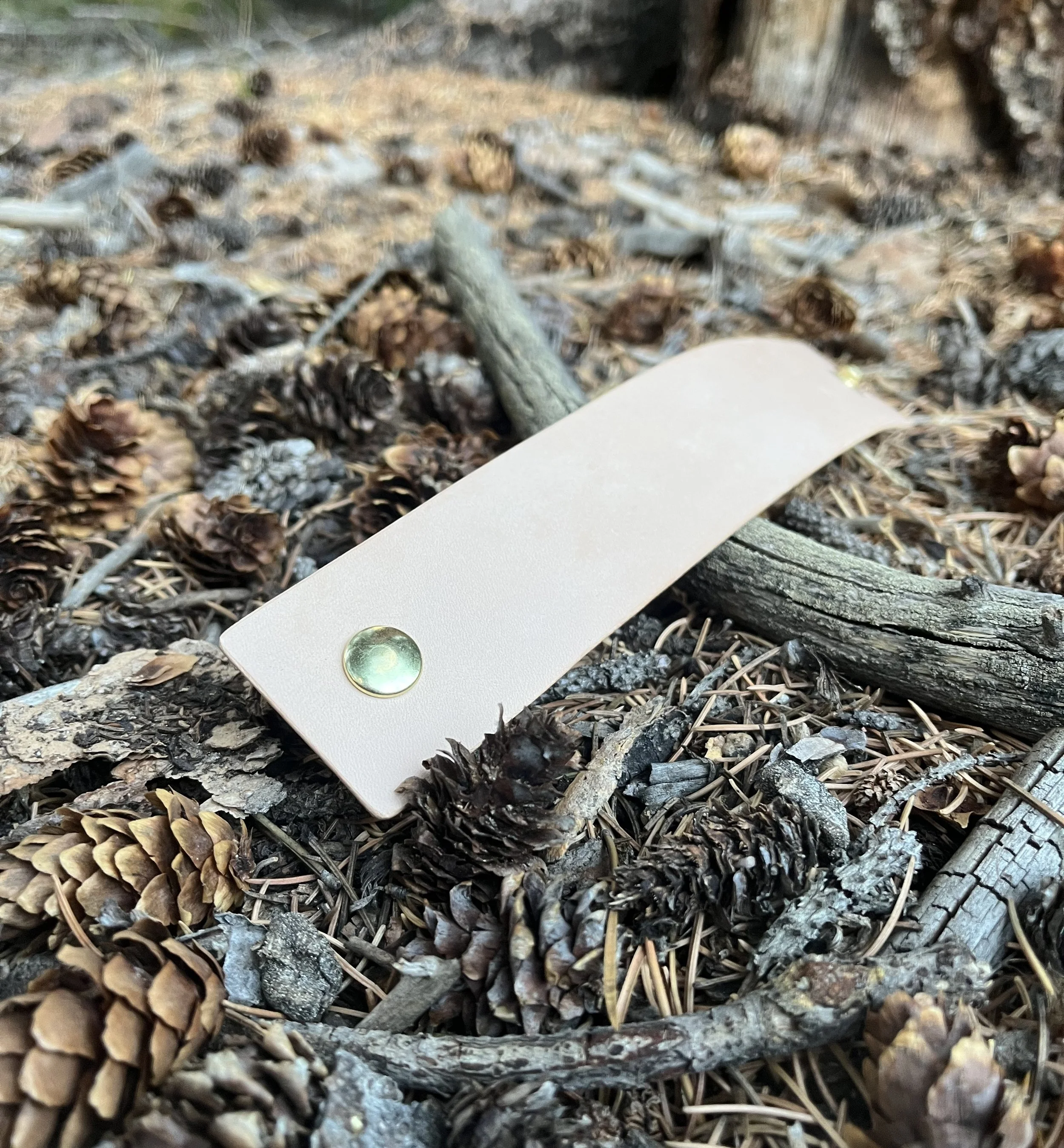 R U H L - Natural Leather Cuff v1.jpg