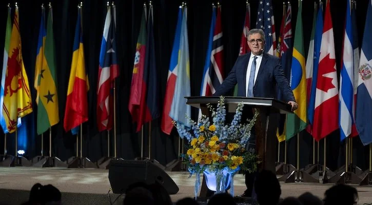 Durante la convención Maranatha, el presidente de la Asociación General hace un llamado a los adventistas a ser misioneros