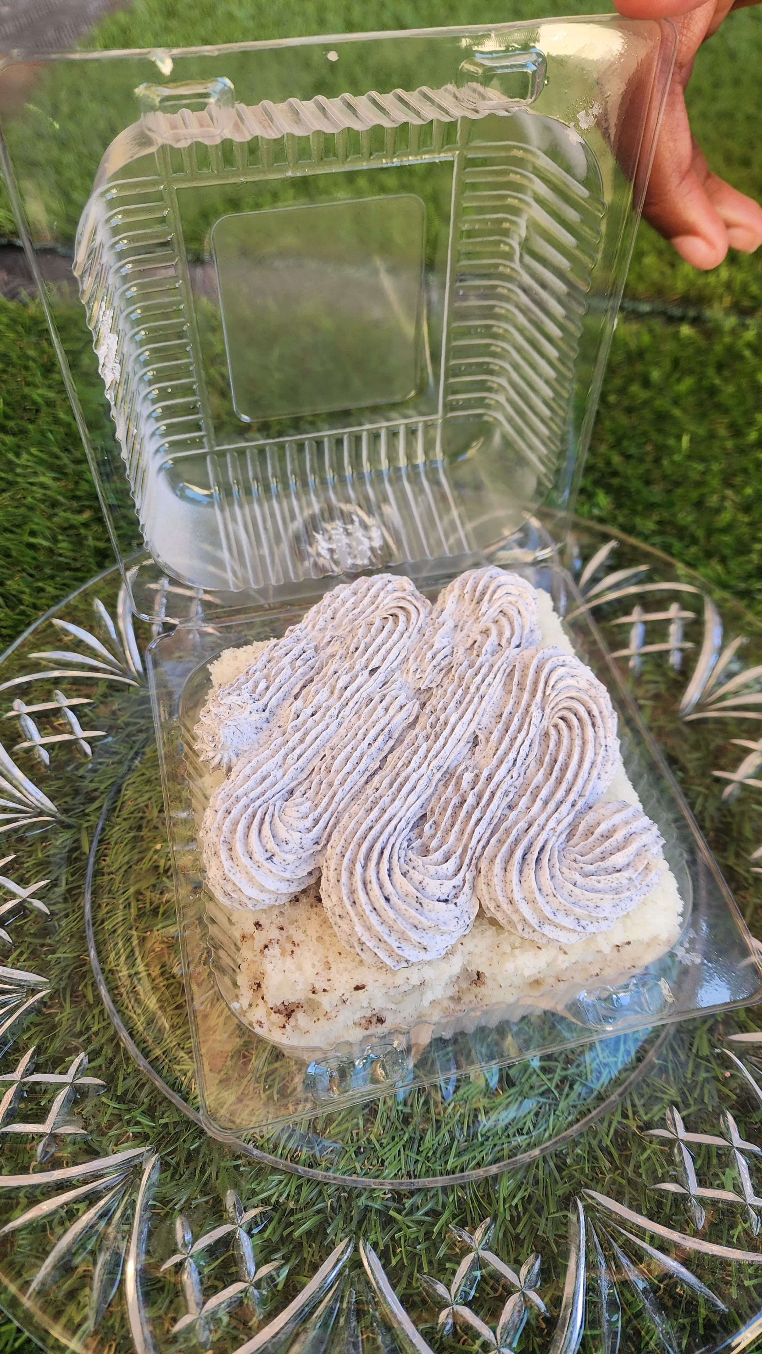 Cookies n Creme Cake Square