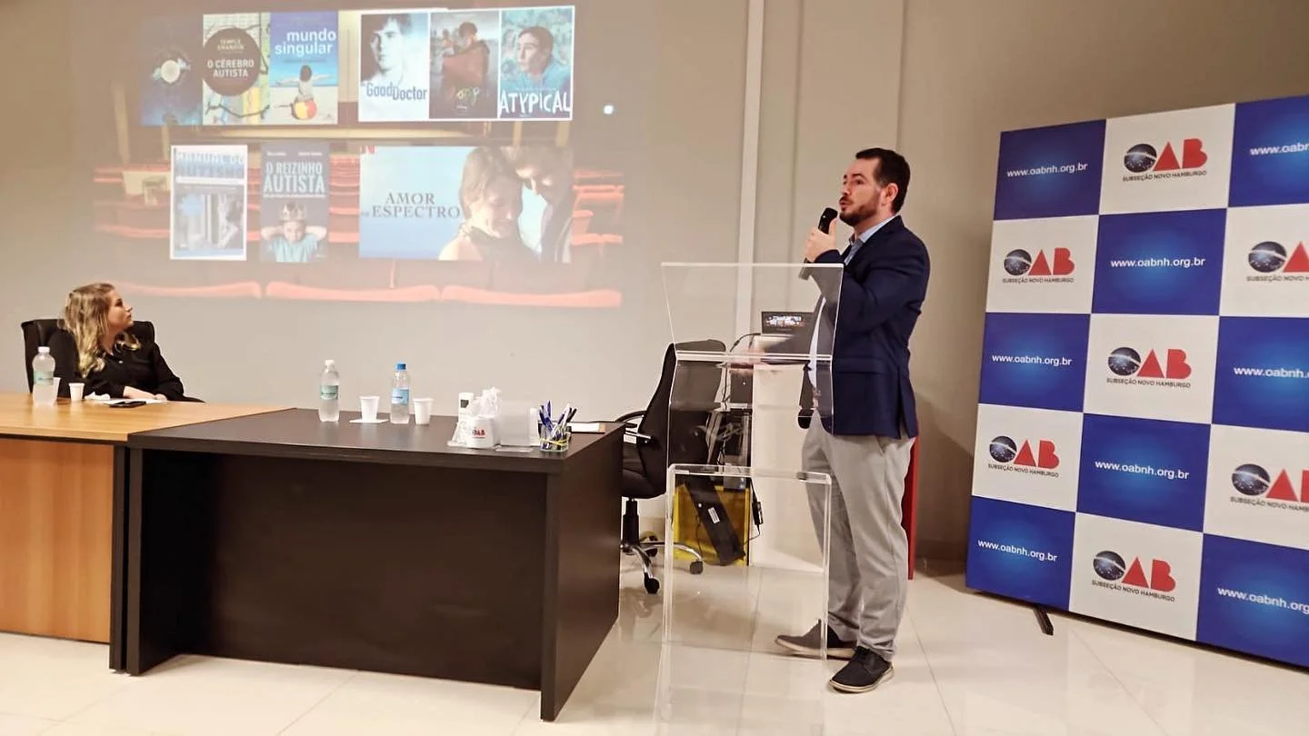 Hoje tive uma oportunidade nobre de poder levar as palavras sobre o Autismo at&eacute; a OAB de Novo Hamburgo.

Um dia chuvoso e pr&eacute; feriado mas que contou com a presen&ccedil;a de muitas pessoas interessadas no tema e isso me transborda de al