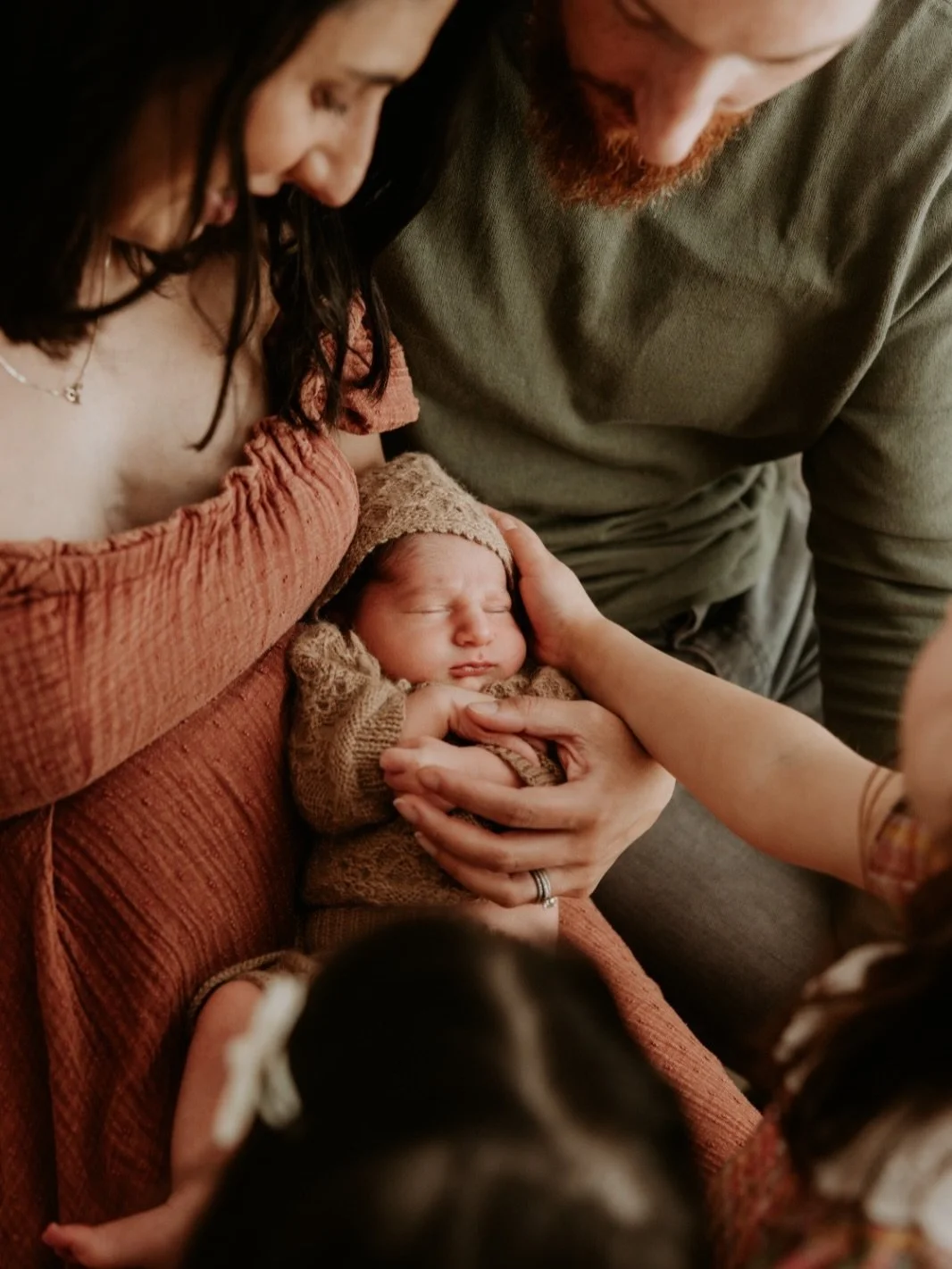 You already have the hospital photos.

The ones where you&rsquo;re still in your gown, running on no sleep and pure adrenaline. The ones that capture the very first hours.

But this?

This is different.

This is a few weeks later, when you&rsquo;ve c