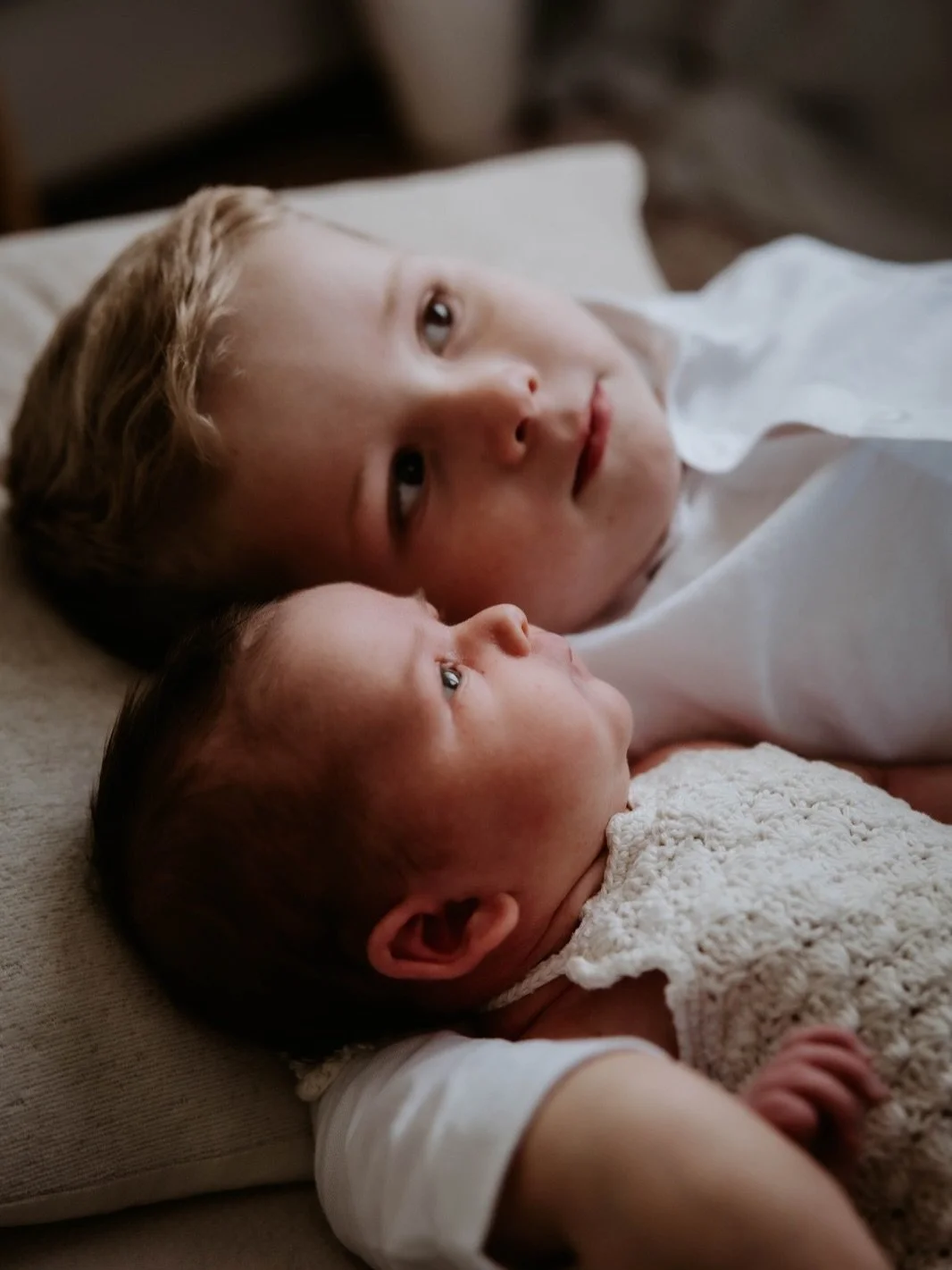 She arrived. And just like that, he became a big brother.
Nobody told him how to look at her like that. Nobody had to.
This is exactly why I do what I do.. these unscripted, unrepeatable moments that happen between the chaos and the cuddles.
Newborn 