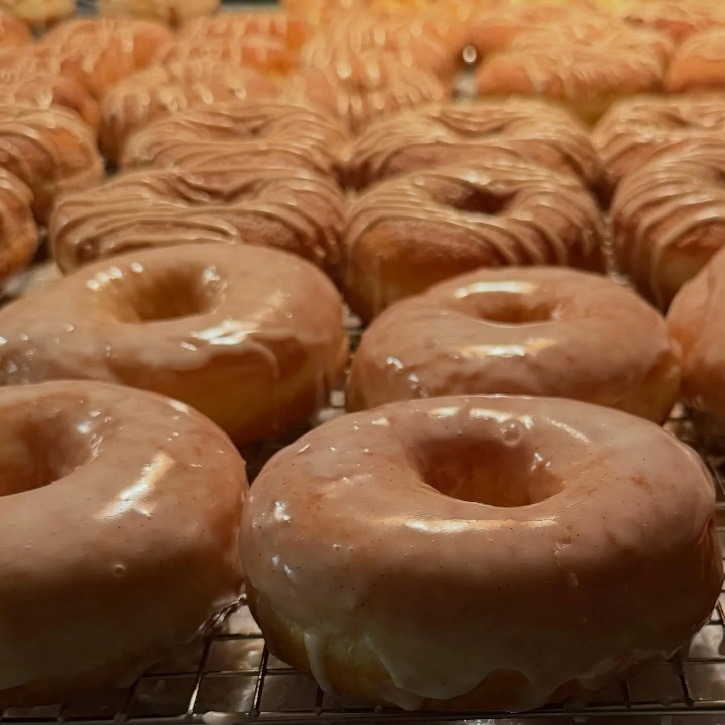 ready to do it all again tomorrow 🍩 
&bull; &bull; &bull;
#donuts #oldboyny #bakingtime #earlyriser #westchester