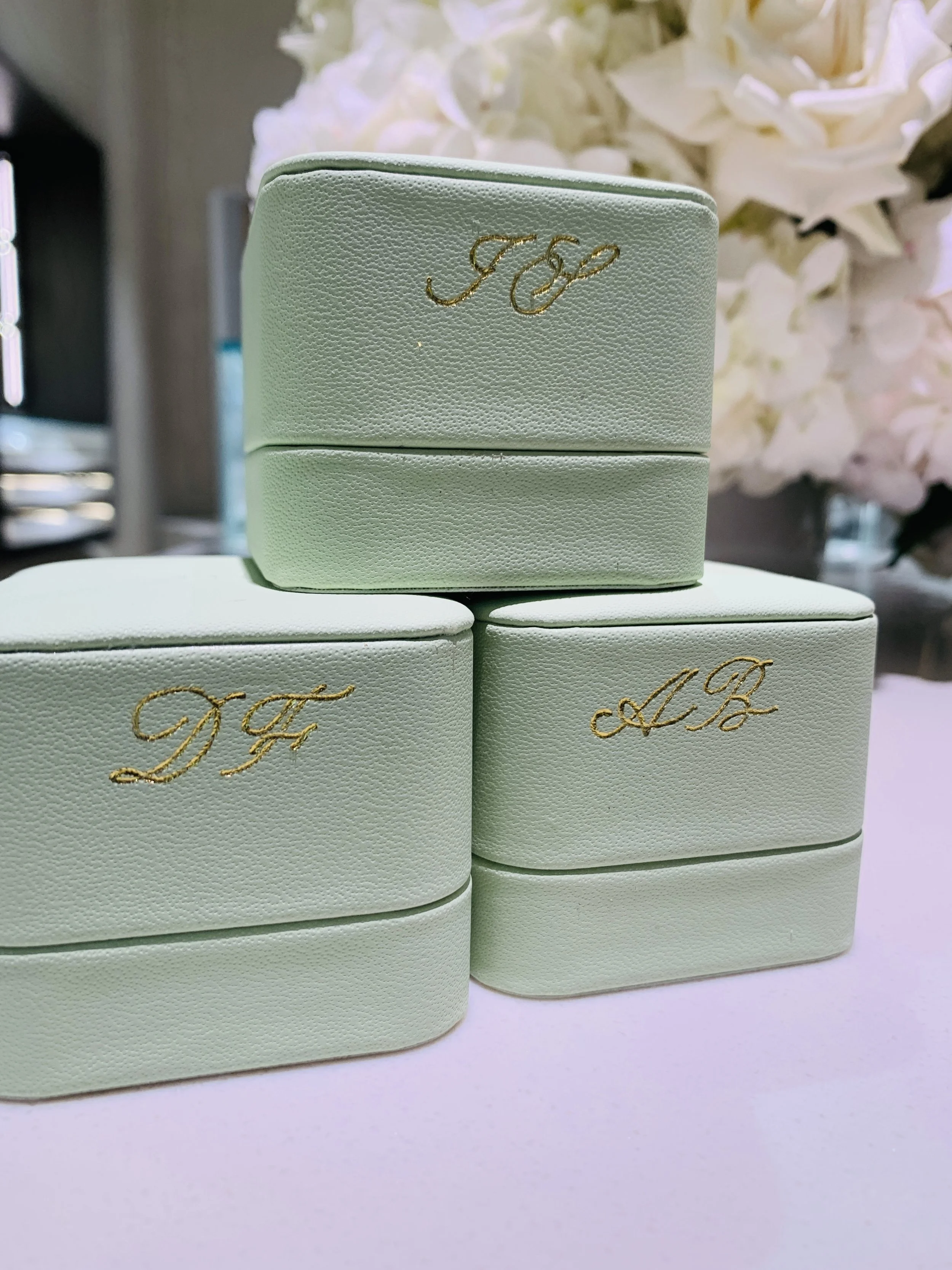 Melbourne Calligrapher, Luxury Calligrapher, Modern Calligrapher, Calligrapher, Hot Gold Foiling, Luxury Engraving, Brand Activations, Live Events, On-site Calligrapher, Live Calligraphy, Botanical Illustration, Botanical Illustrator