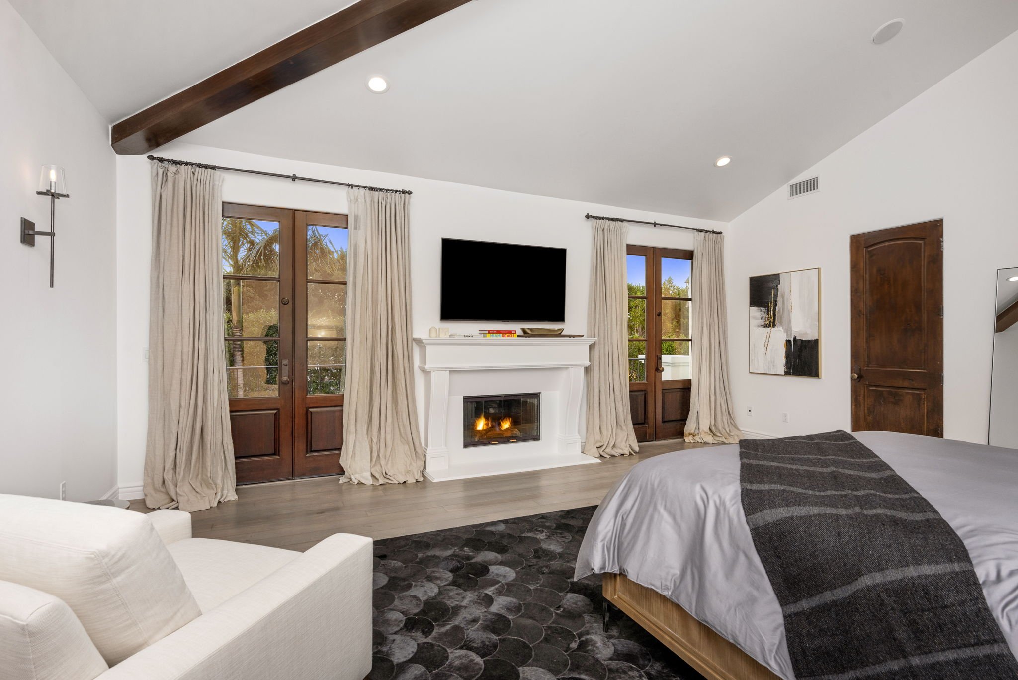 14-web-or-mls-351-n-laurel-ave.jpg