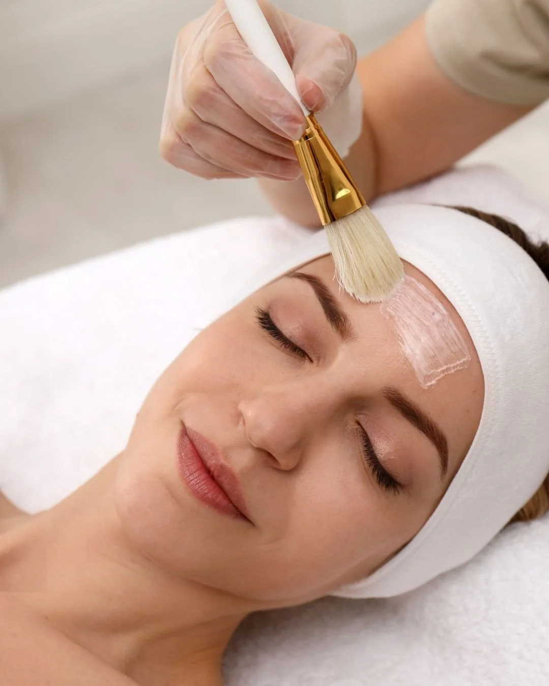 ✨ We can&rsquo;t stop talking about the glow we&rsquo;re seeing from VI Peels lately &mdash; and honestly, once you see the results, you&rsquo;ll understand why!⁠
⁠
These medical-grade peels go beyond the surface to tackle:⁠
💛 Fine lines + wrinkles⁠