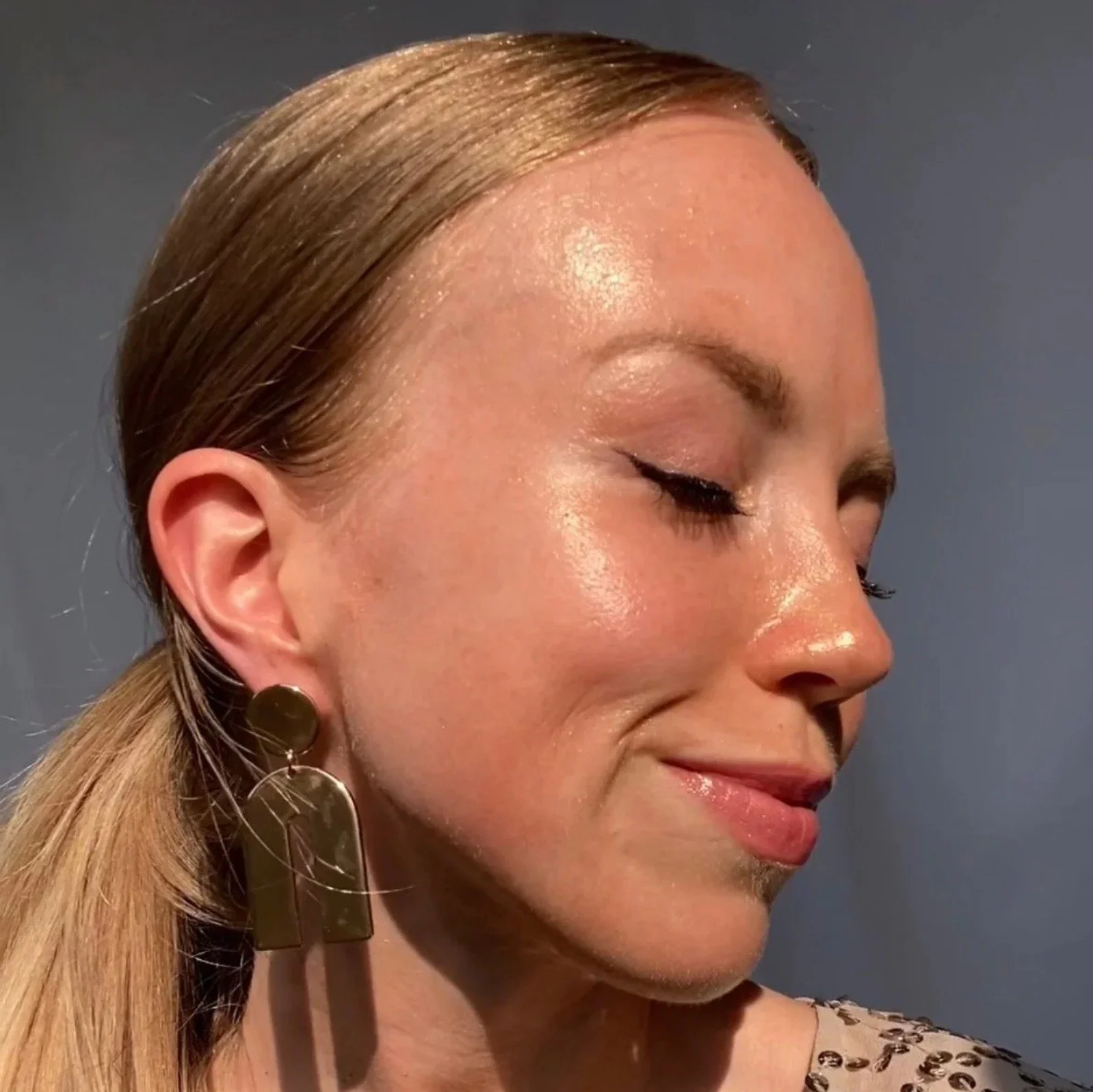 I don&rsquo;t know about you, but after months of winter weather my skin always feels like it needs a little extra help to look healthy again. Dry air, cold temperatures, and indoor heat can leave skin looking dull, tired, and a little dehydrated.

P