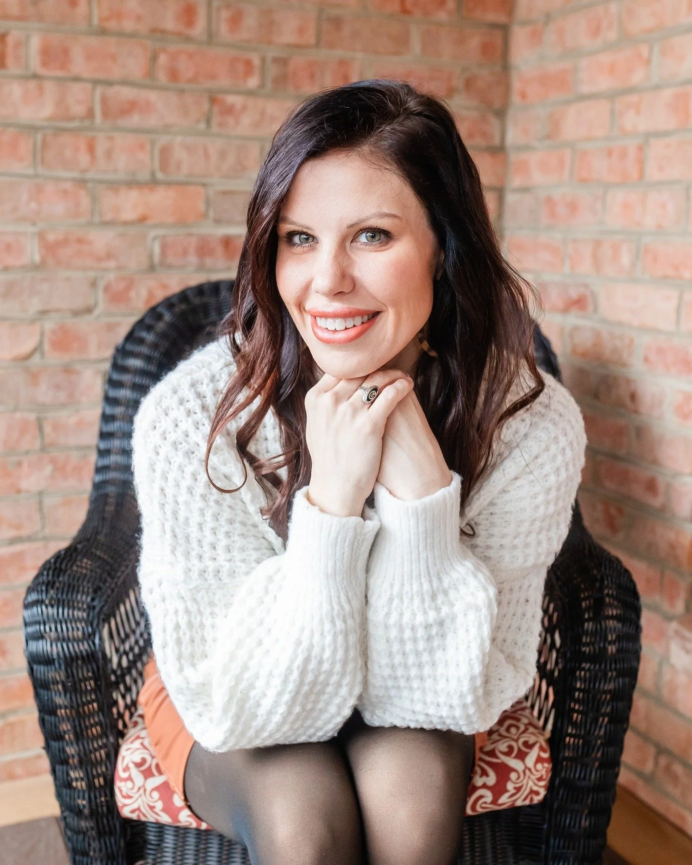 If you&rsquo;re new around here &mdash; hi, I&rsquo;m Carissa 👋🏼
Owner, injector, and the heart behind Elevate.

I&rsquo;m wildly passionate about a holistic approach, natural-looking results and helping you feel confident in your own skin &mdash; 