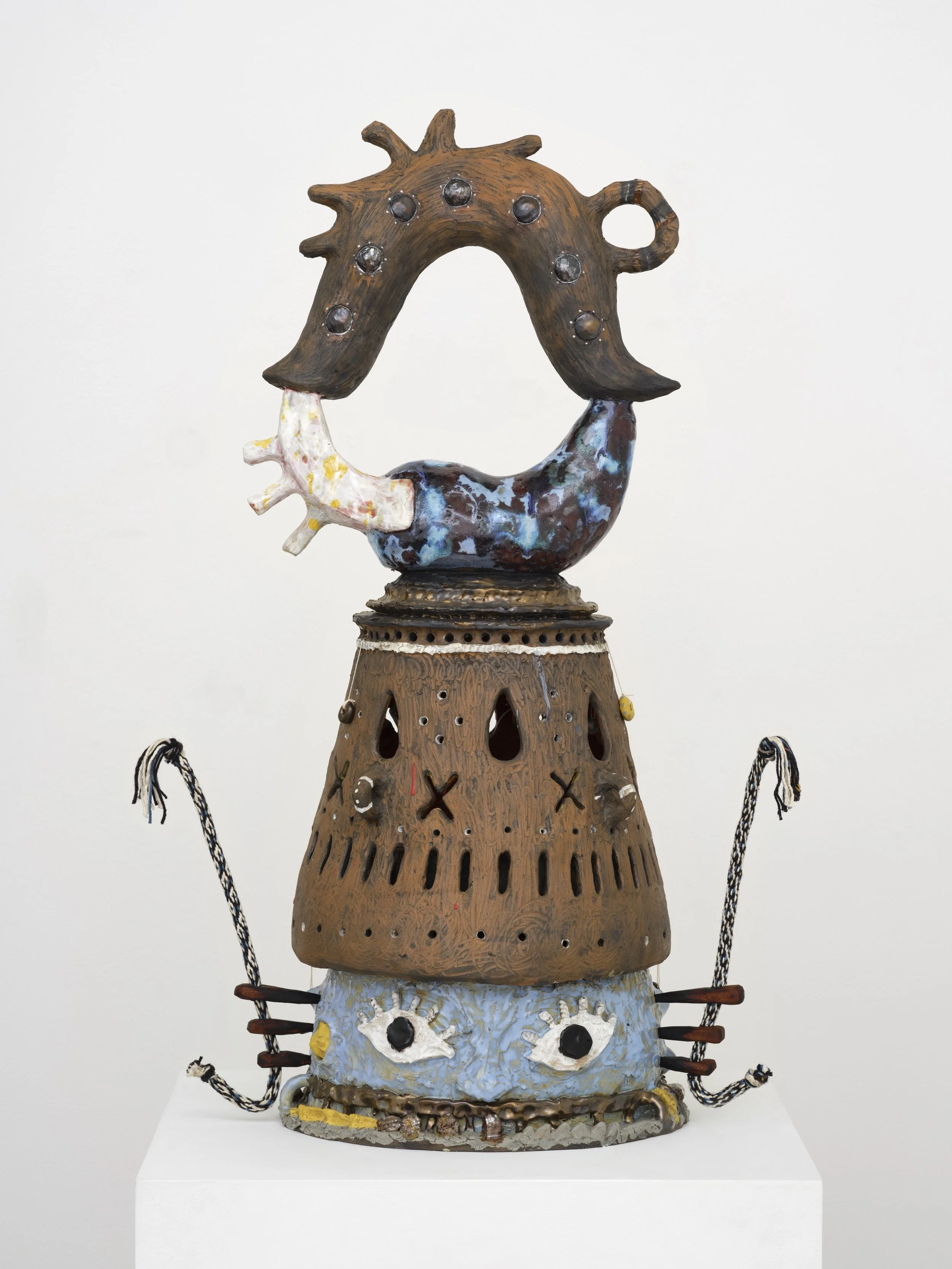 Josh Cloud
 Oracle , 2025
Ceramic, mahogany, cotton chord, and wire 39 × 17 × 14 in
99.1 x 43.2 × 35.6 cm
(JCL25.005)