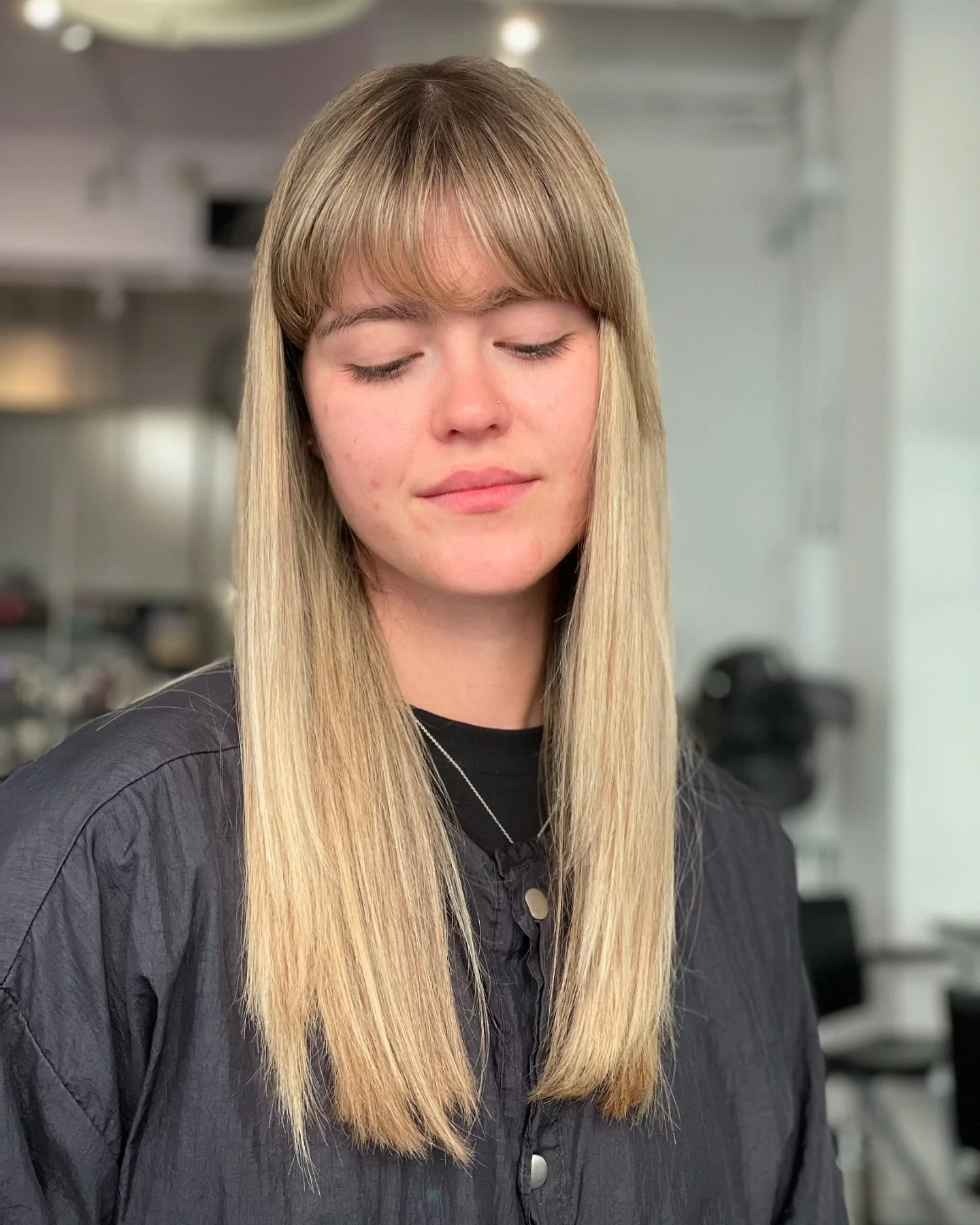 Seamless blonde for this cutie💕 and added fresh hair bangs. She brings good energy and big smile. I always enjoy the time with you😘🥂 
Color+haircut @yewonj_hair 
&bull;
&bull;
&bull;
&bull;
#sfhairstylist #sfhairsalon #positivevibes #good energy#b