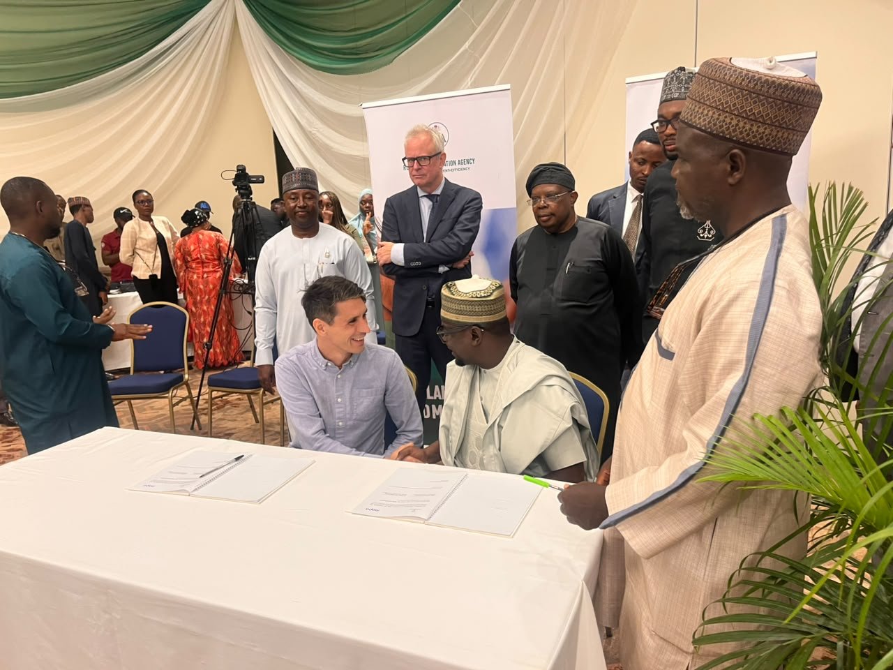 MOPO Signs Agreement with Nigeria's Rural Electrification Agency to Fast-Track Battery Rental Expansion