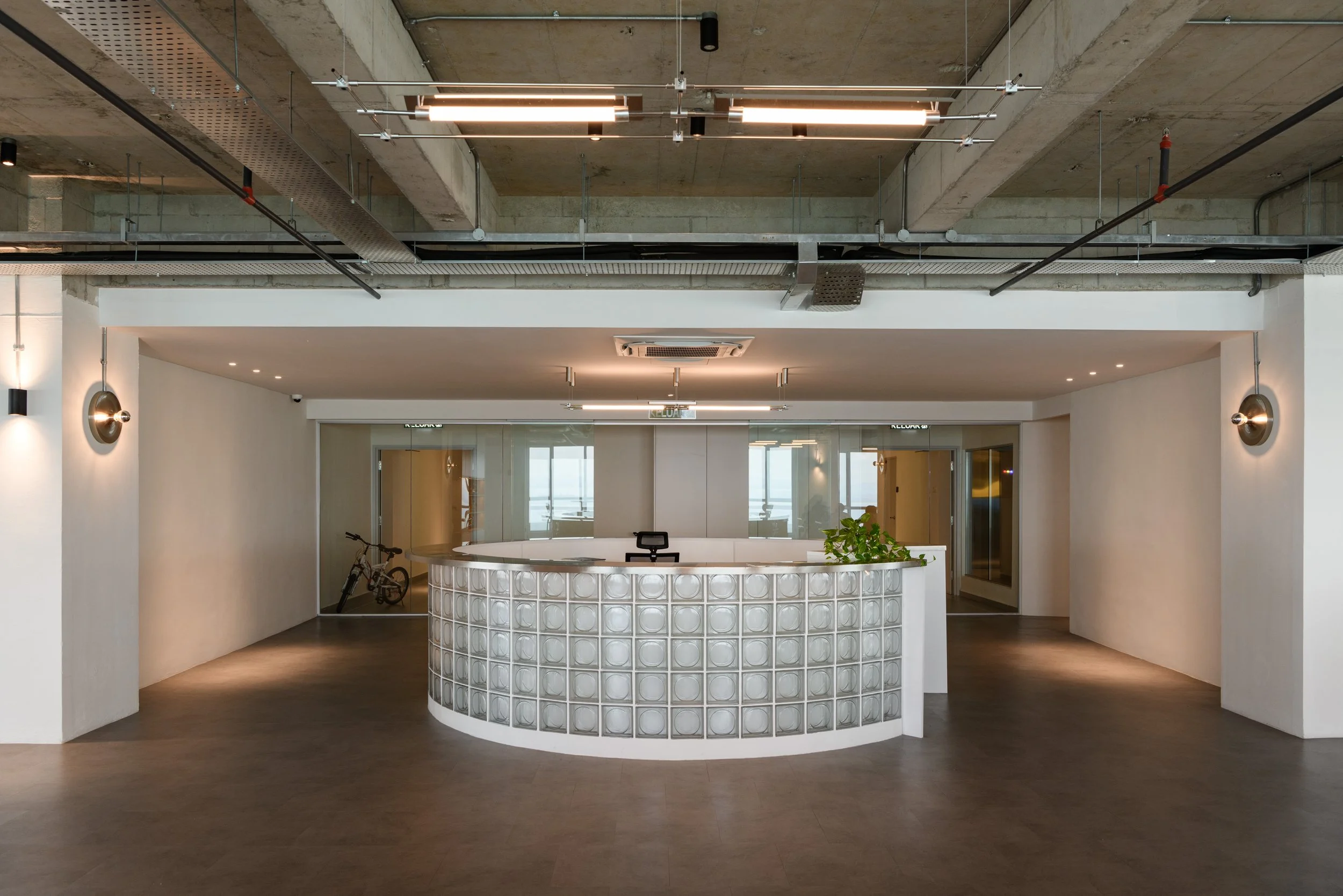 V2409-01 DSC00267.jpg