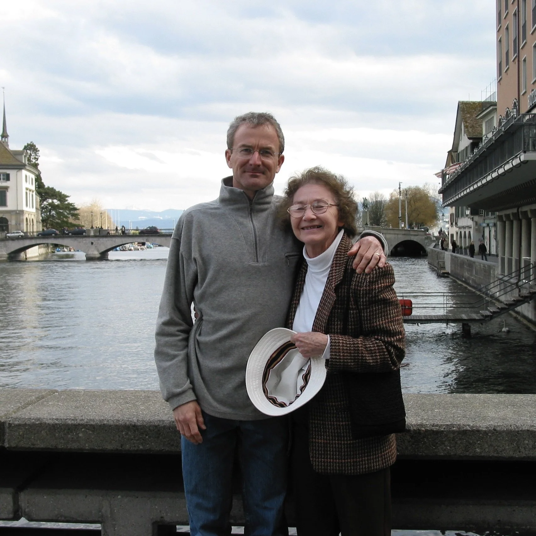 JB & Mom Zurich 2004.JPG
