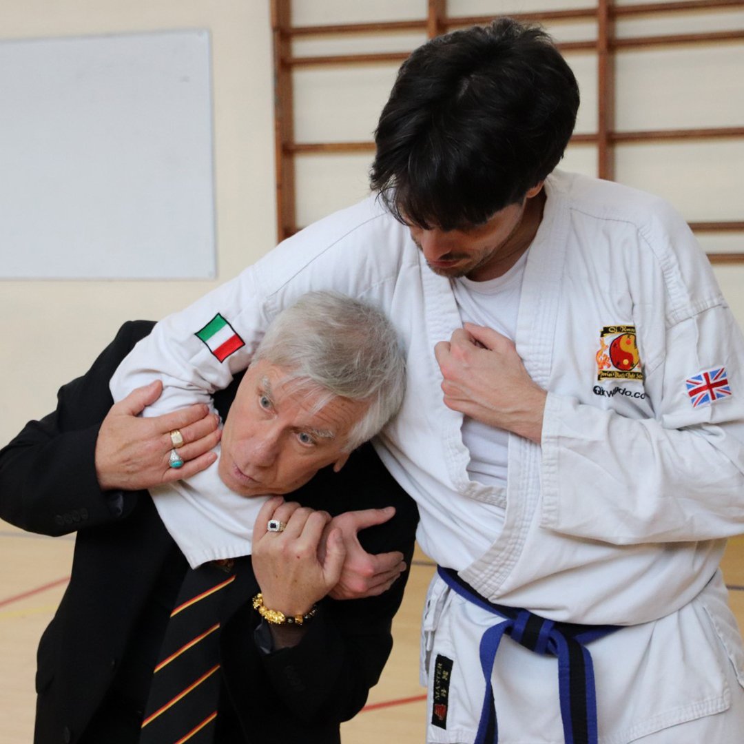 🥋👊 Close Range Drills at the recent Welwyn Garden City grading, with Grandmaster Parisi. Students showed outstanding control and focus. 🙏

#qikwando #martialarts #parisiblackbeltschools #blackbelt #selfdefence #fitness #welwyngardencity #photograp