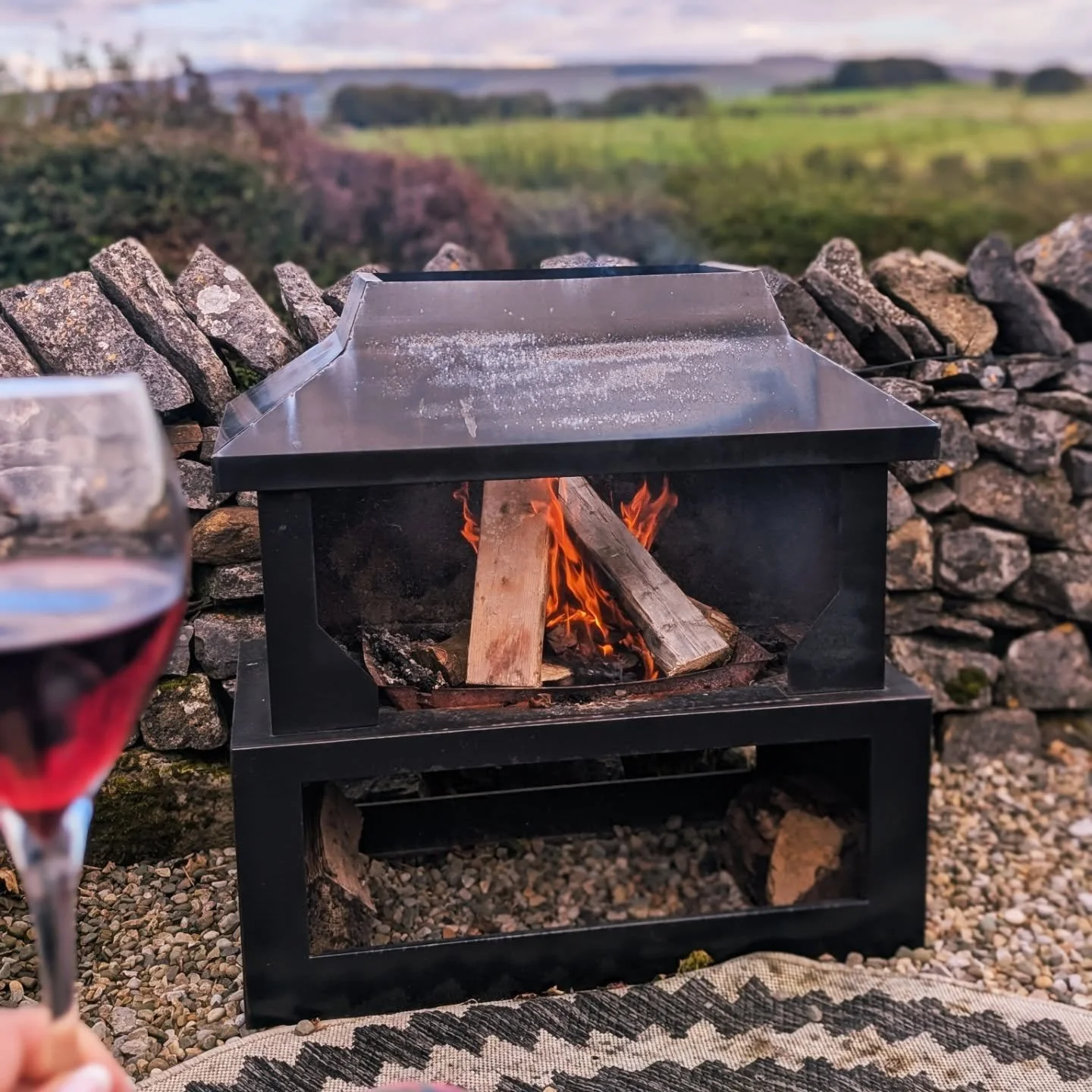 Fireside, Forest Trails & Family Time! 
Our farmhouse is made for autumn, with real fires, a big lounge to snuggle in, and plenty of space for games, laughs, and leisurely dinners around the farmhouse dining table.
Outside, the Forest of Bowlan