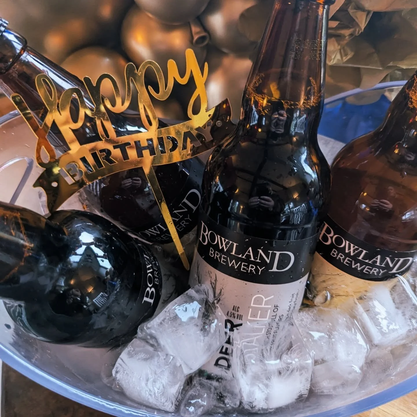 🎉 Celebrations at Laythams 🎉
Planning a special getaway? Whether it's a birthday, anniversary, hen do or just a long-overdue reunion, we’re here to help you celebrate in style!
From beers on ice, bespoke flowers, beautiful grazing tables, t