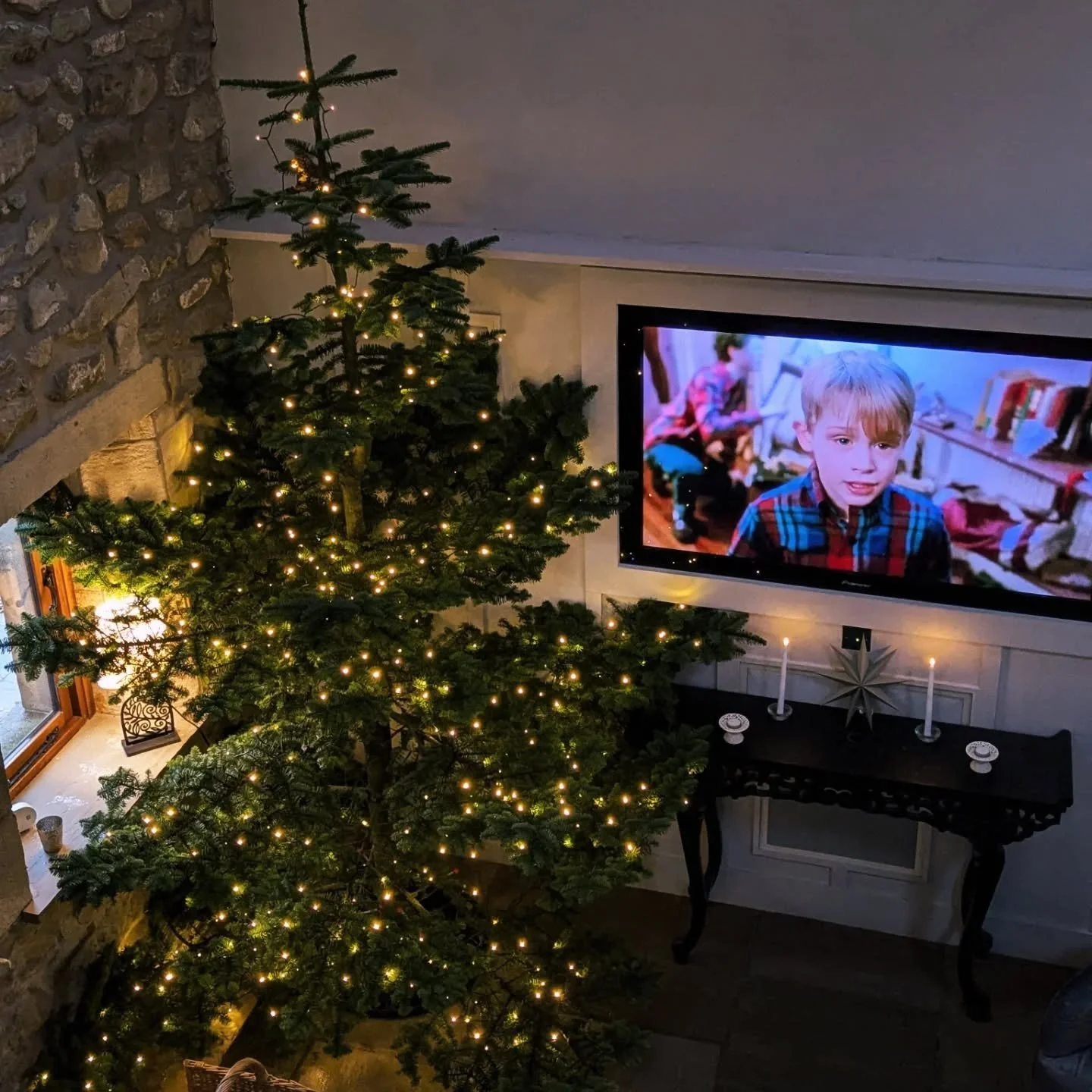 Christmas isn’t just a day... it’s a feeling⛄ 
Found in the quiet moments, the little details...
The crackling fires, the twinkling lights, the cosy corners, and the smell of pine in the air.
From mid-November, Laythams transforms into a