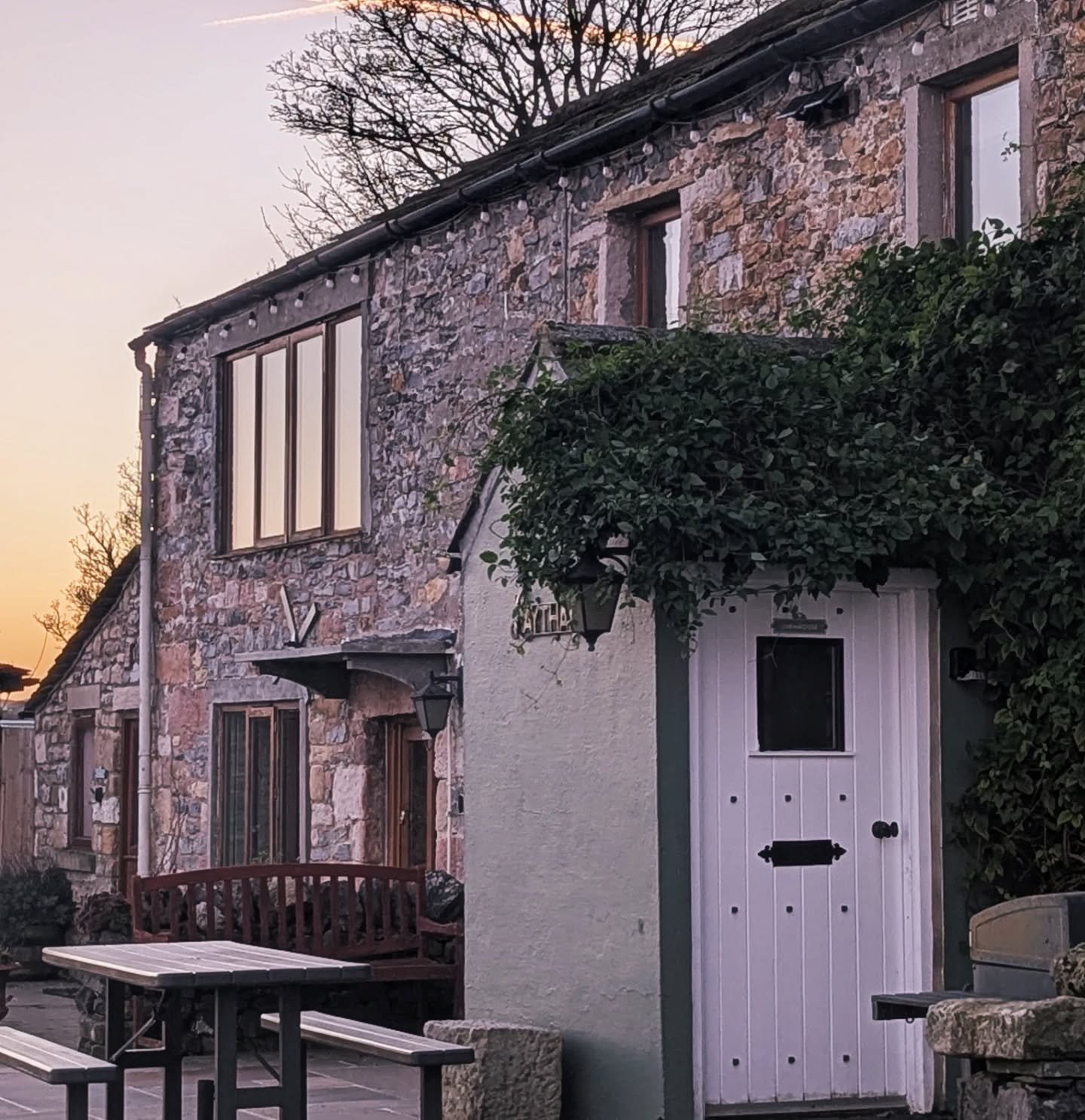 Escape to the Farmhouse at Laythams Holiday Lets Retreat 🌿

Looking for the perfect countryside getaway? Our beautiful farmhouse is made for making memories with family and friends 

✨ Sleeps up to 8 guests
✨ Spacious kitchen, dining room &amp; cosy