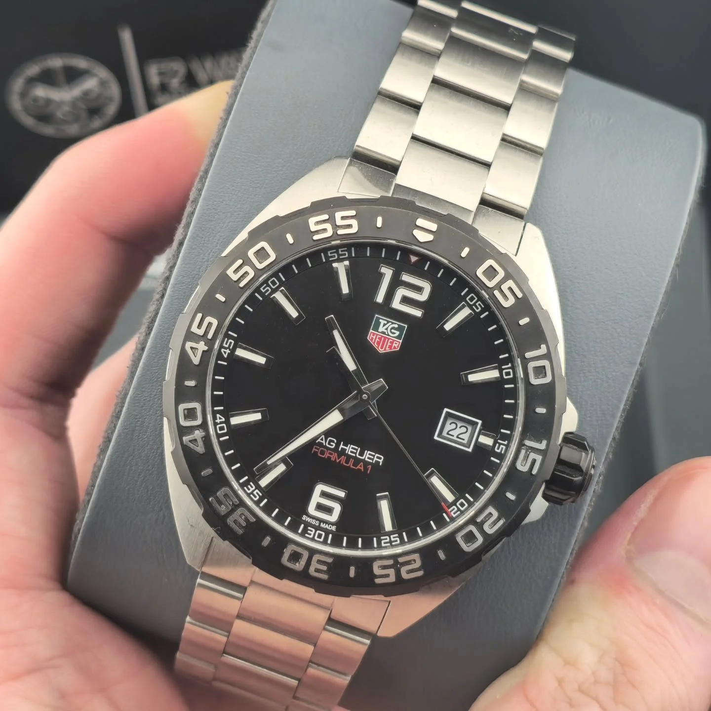 🔥🔥🔥 FOR SALE 🔥🔥🔥 

For sale is this 2019 TAG Heuer Formula 1 Date Black (41mm), reference WAZ1110.BA0875, in great condition and sold as a full set. A fantastic entry-level TAG Heuer with a clean, versatile look, offered at a great price compar