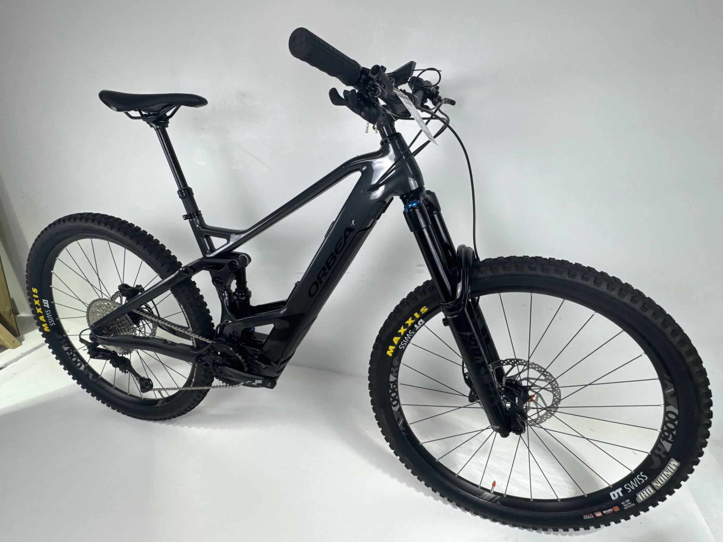 3_268 - 03 Drive Side Front Quarter.jpg