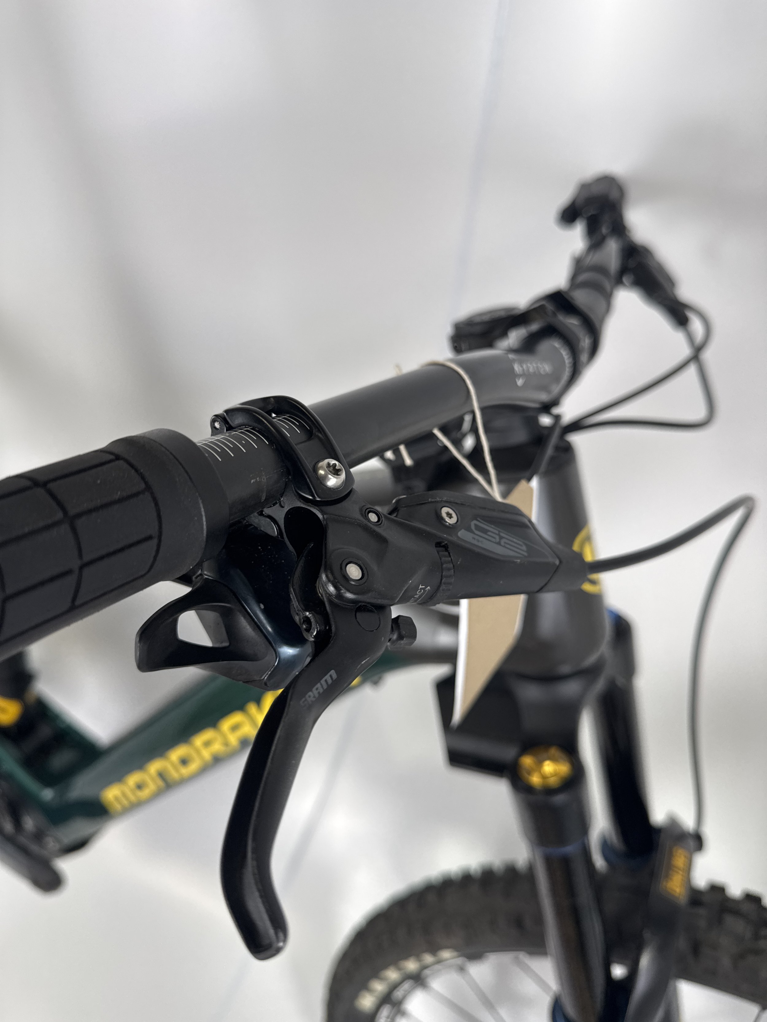 3_326 - 07 Brake Levers.jpg