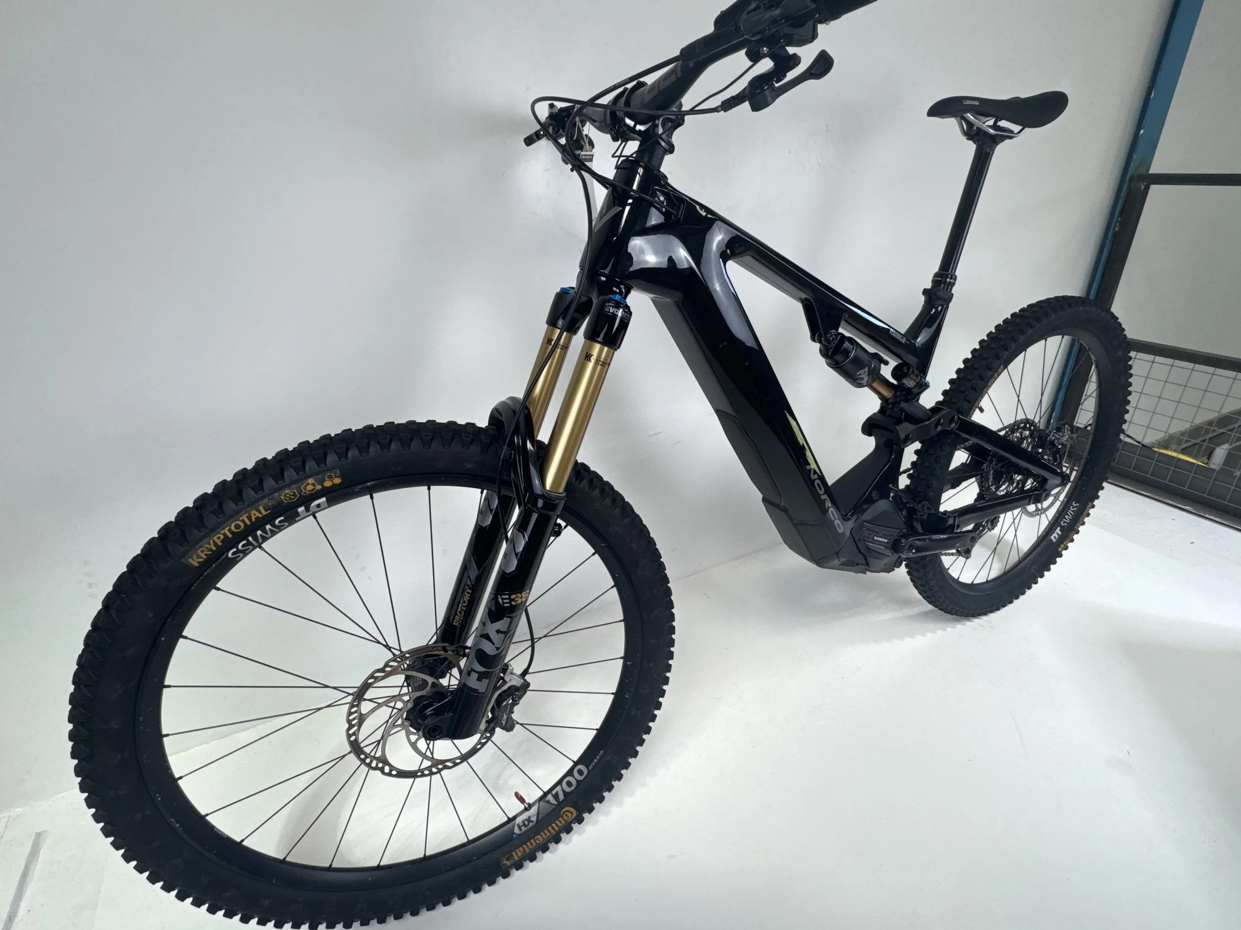 3_257 - 05 Non-Drive Side Front Quarter.jpg
