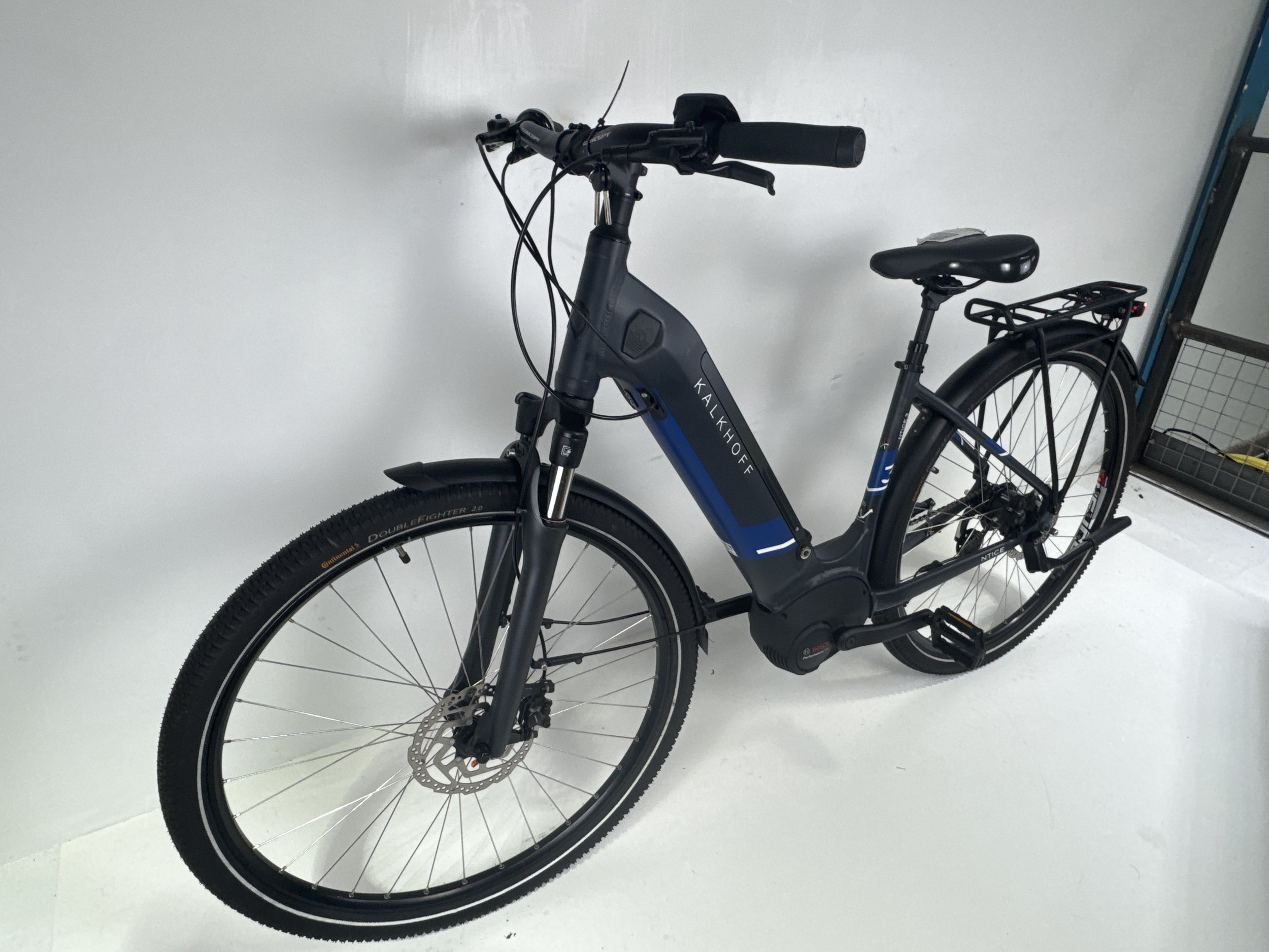 3_273 - 05 Non-Drive Side Front Quarter.jpg