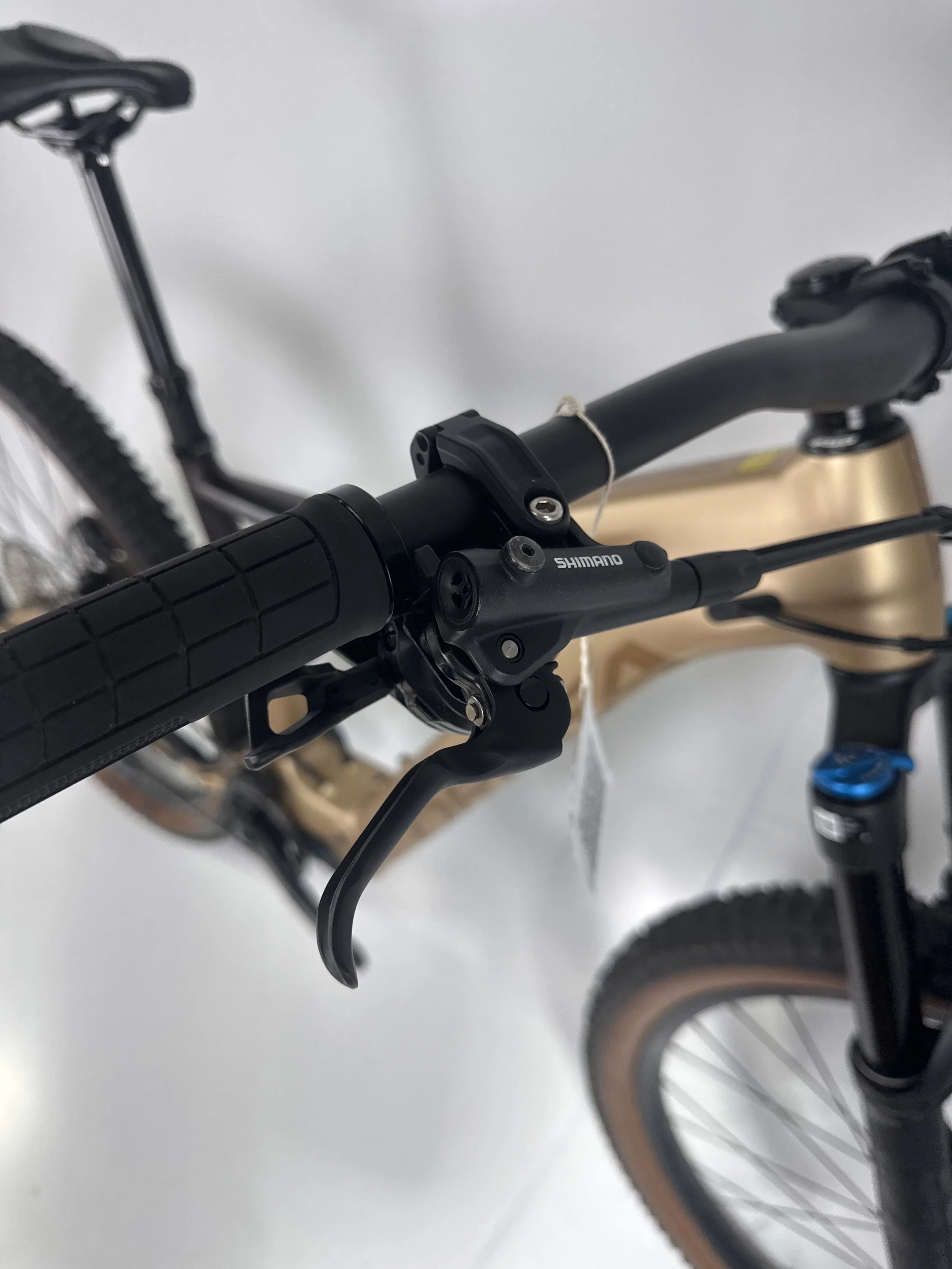 3_369 - 07 Brake Levers.jpg