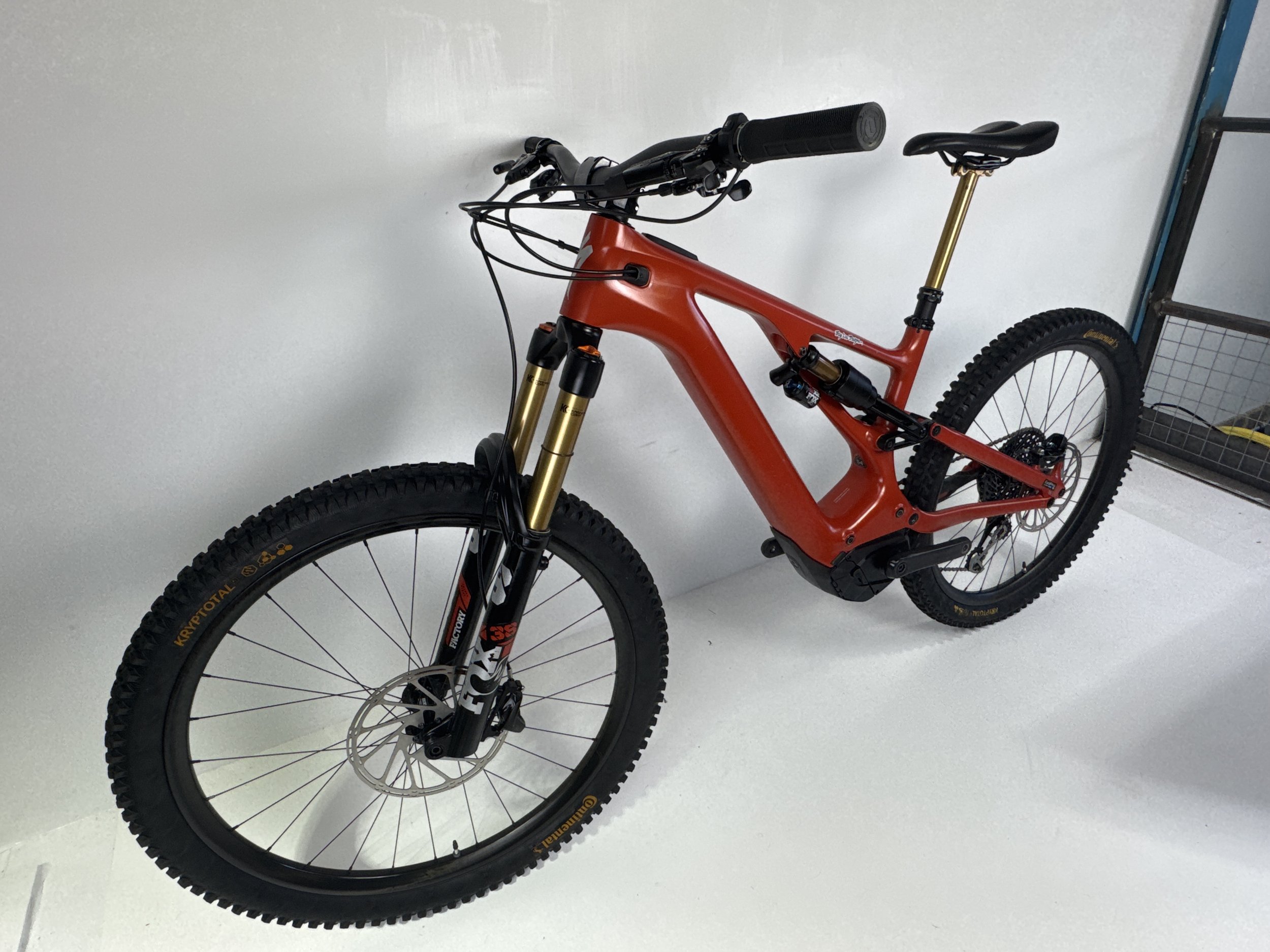 3_275 - 05 Non-Drive Side Front Quarter.jpg