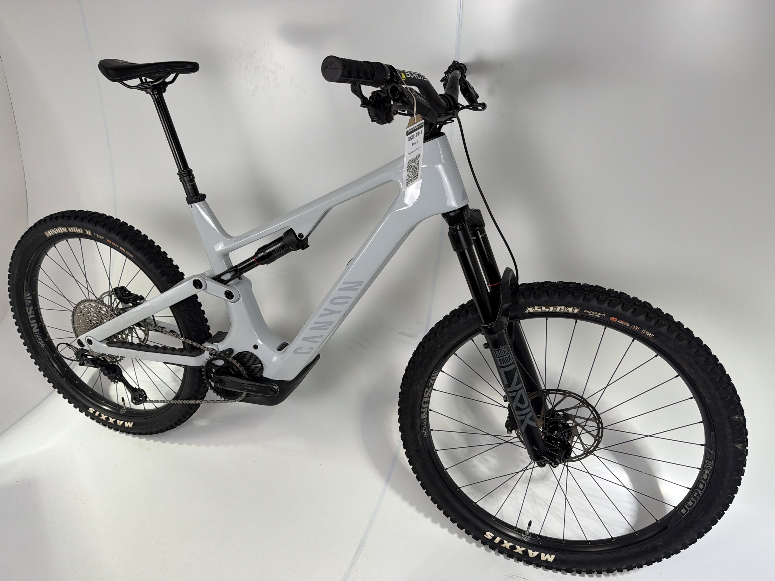 3_413 - 03 Drive Side Front Quarter.jpg