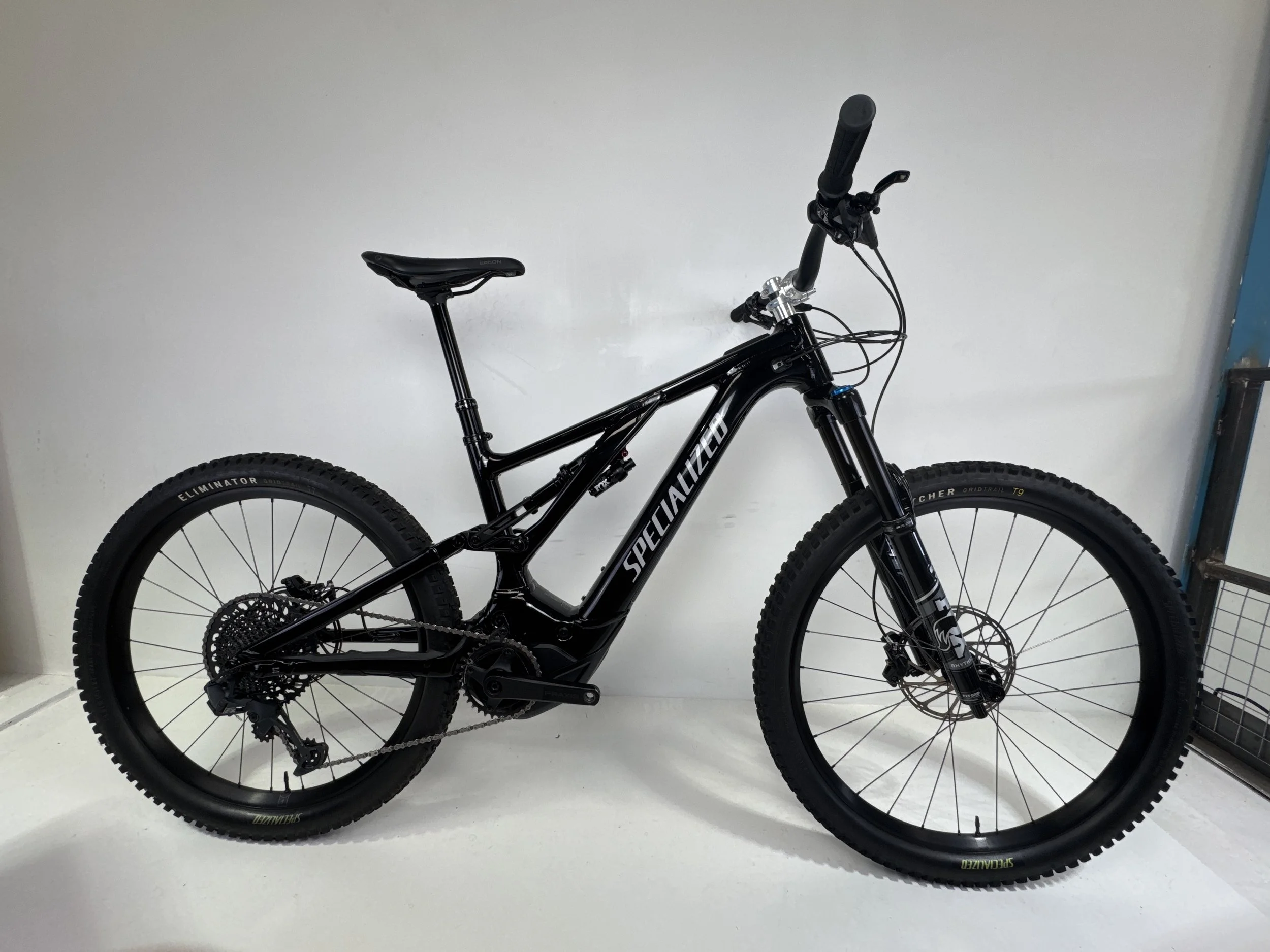 3_276 - 01 Drive Side Full Bike.jpg