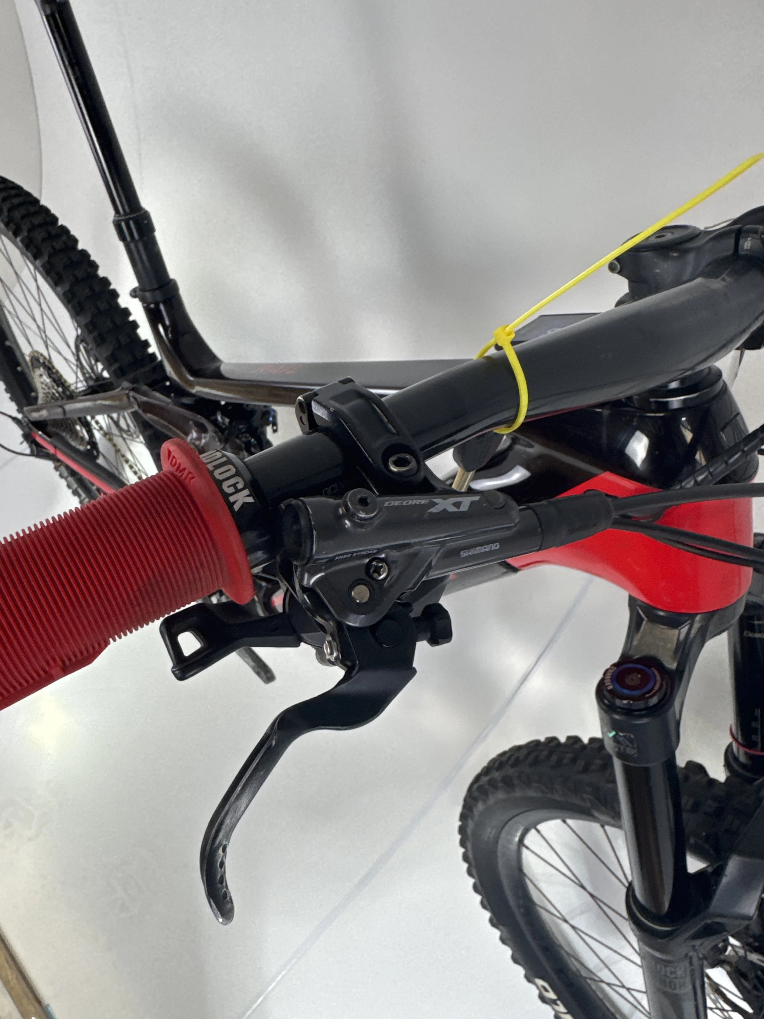 3_355 - 07 Brake Levers.jpg