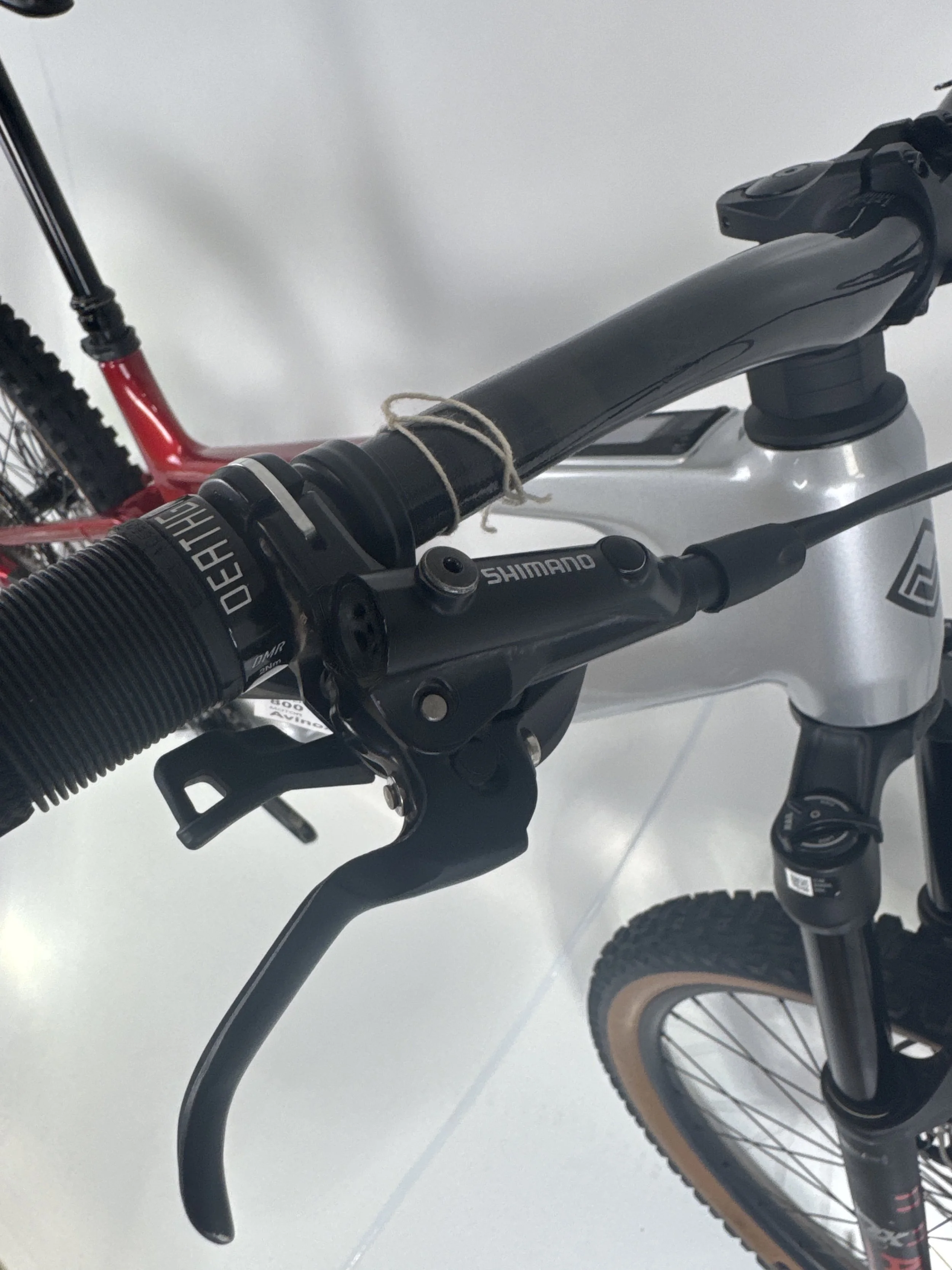 3_381 - 07 Brake Levers.jpg