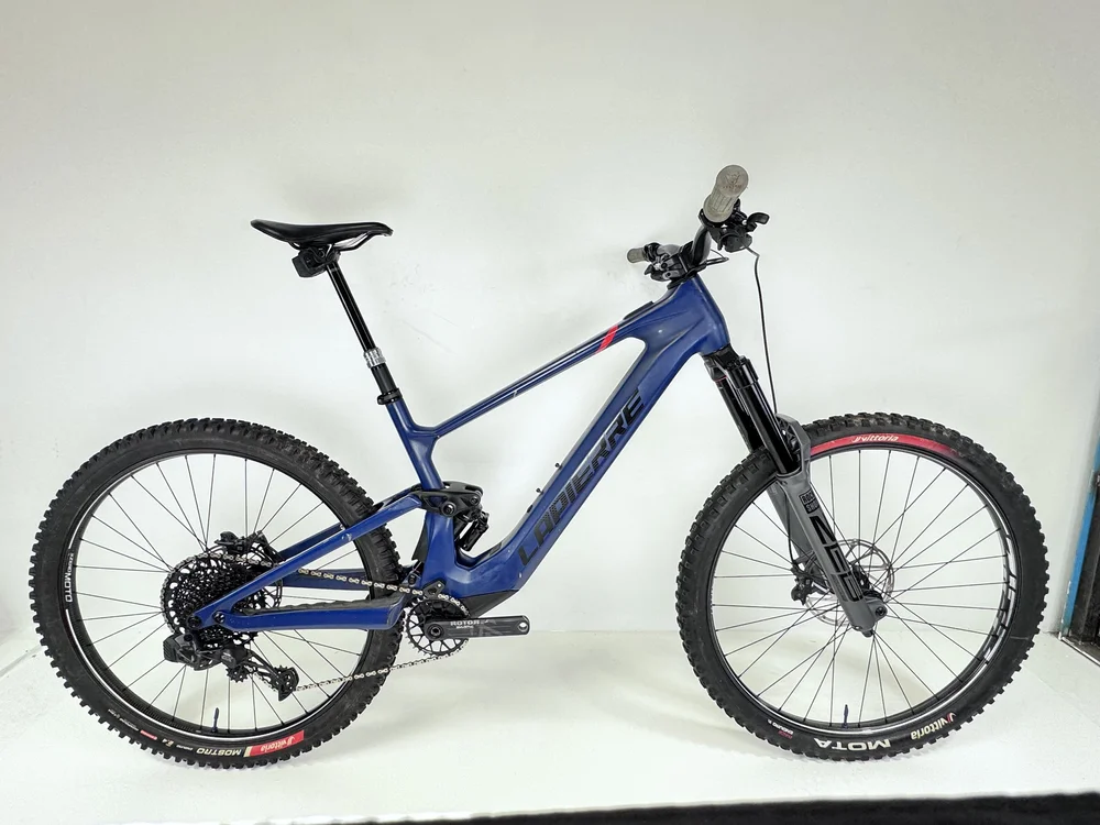 fahrradhelm billig Abus Hyban 2.0 Mips Titan mit LED-Rücklicht Fahrradanhänger Croozer Yuuna + Boys Farbe:Perlmuttweiß-A