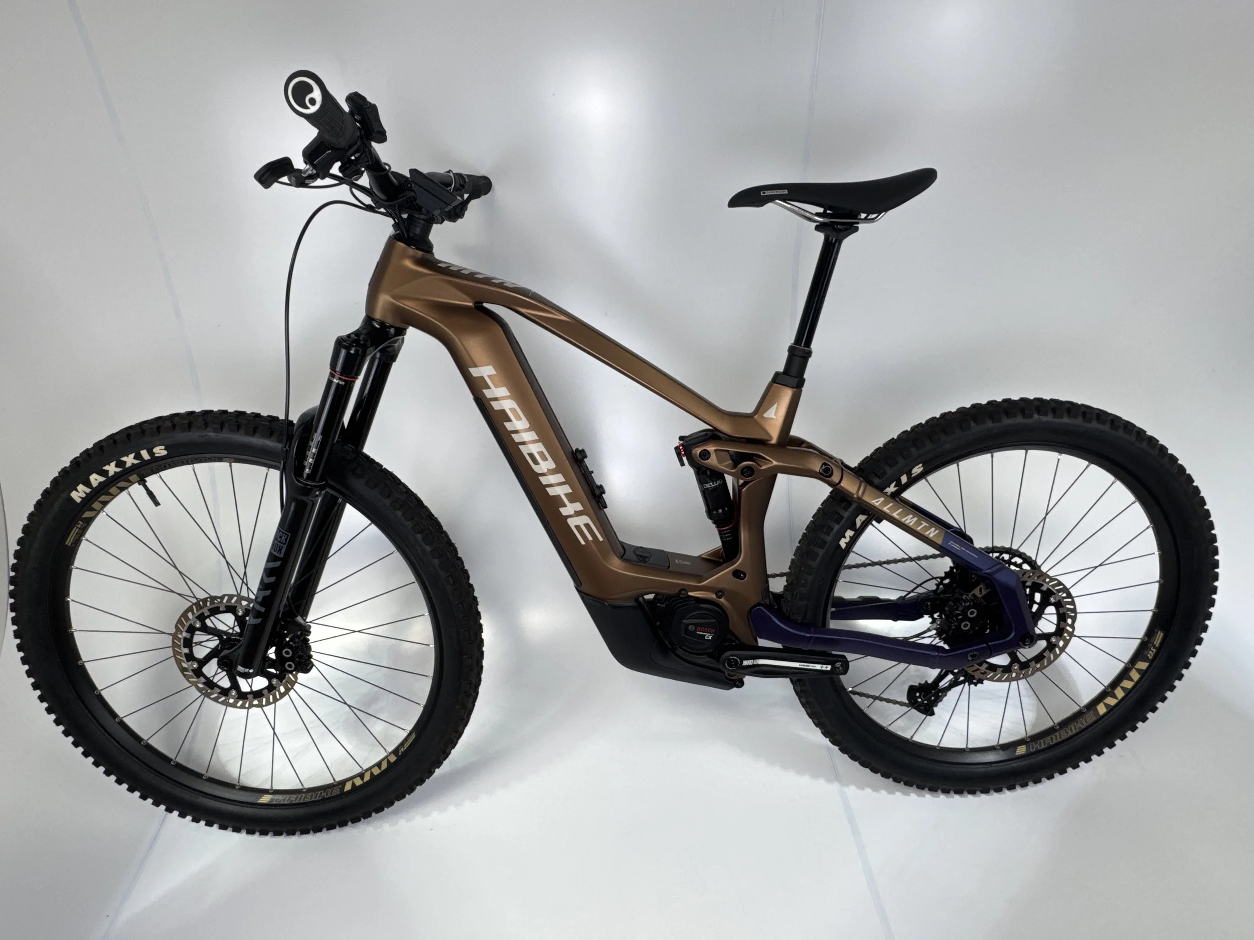 3_323 - 02 Non-Drive Side Full Bike.jpg