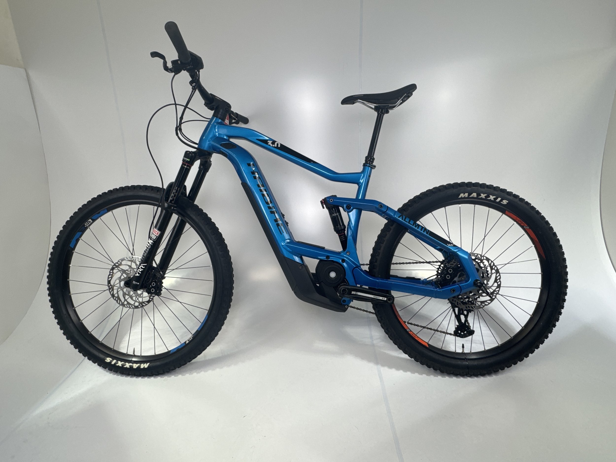 3_327 - 02 Non-Drive Side Full Bike.jpg