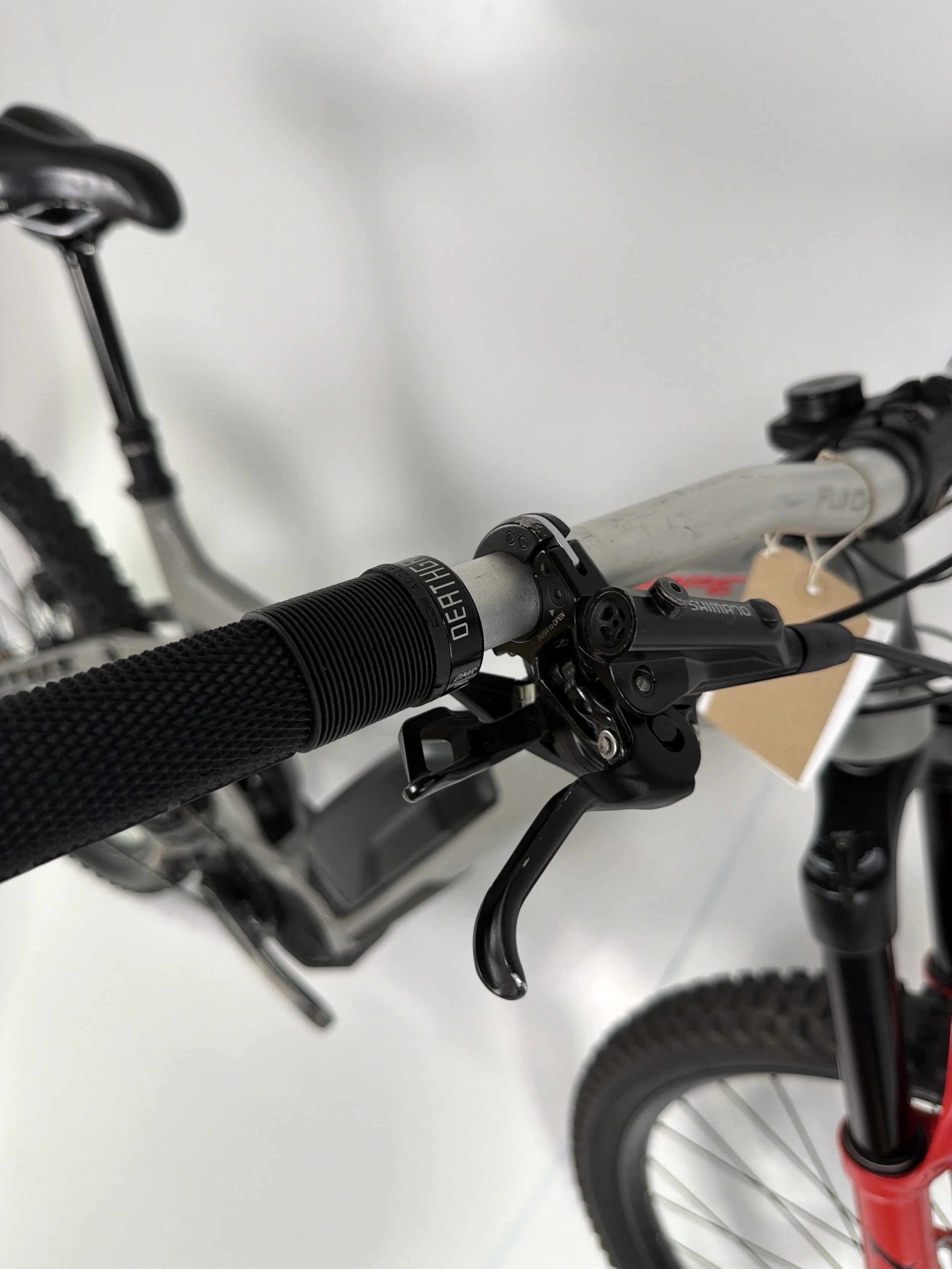 3_406 - 07 Brake Levers.jpg