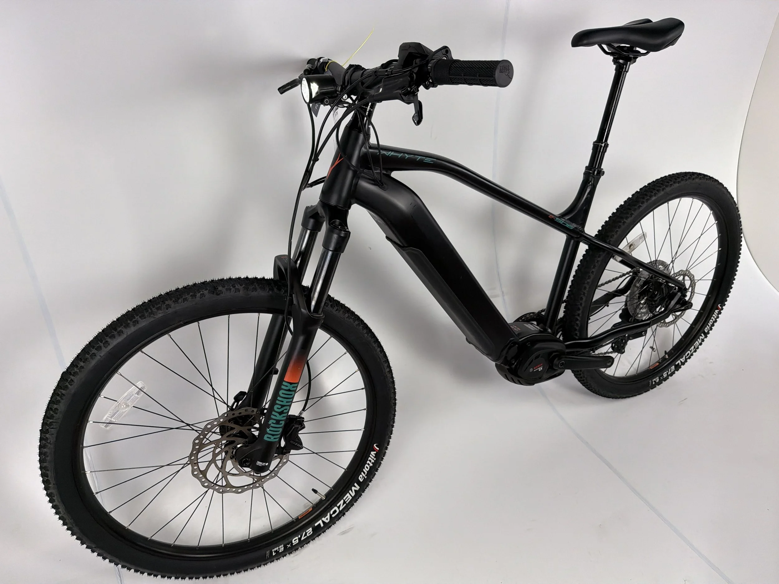3_470 - 05 Non-Drive Side Front Quarter.jpg