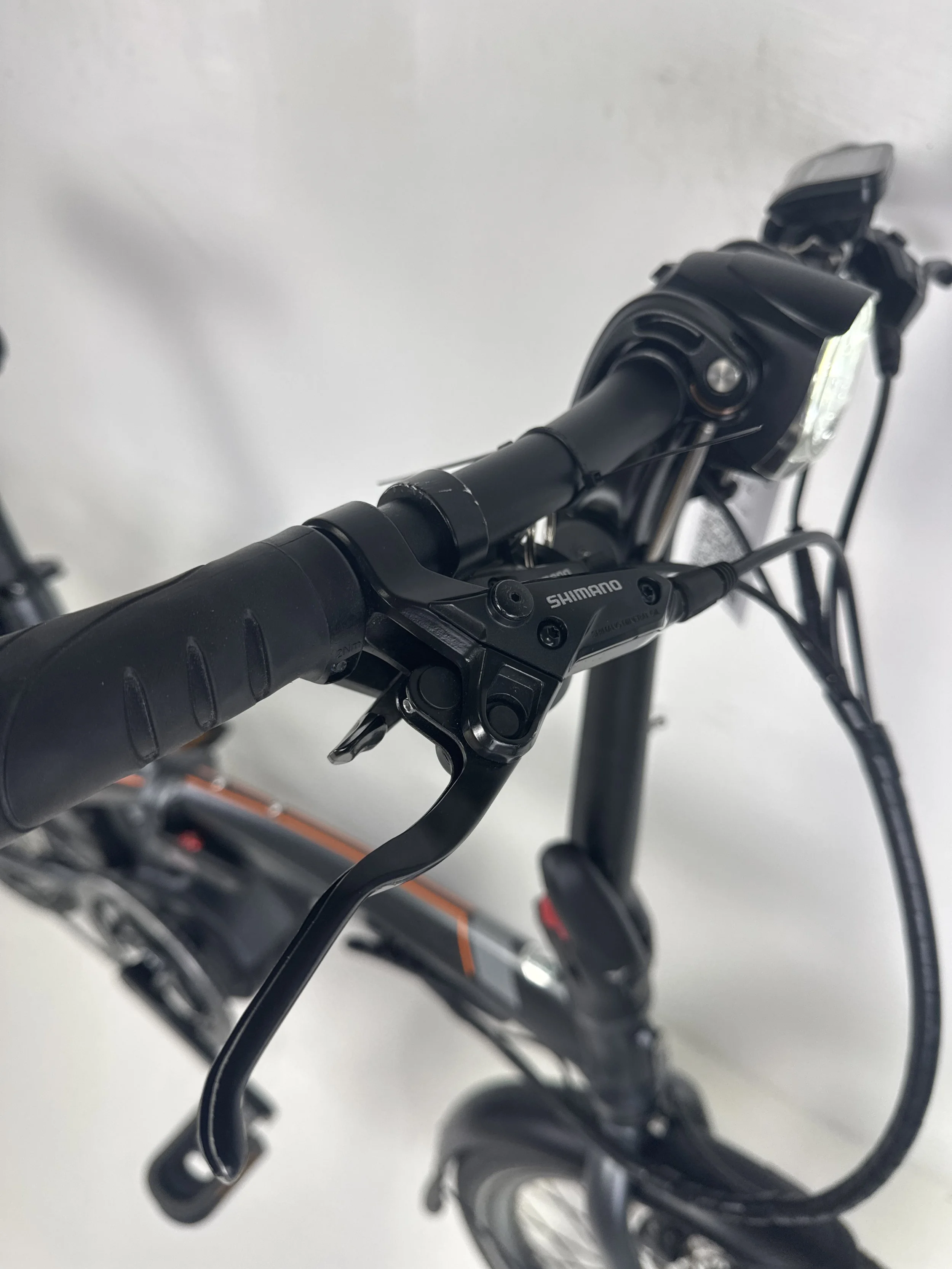 3_280 - 07 Brake Levers.jpg