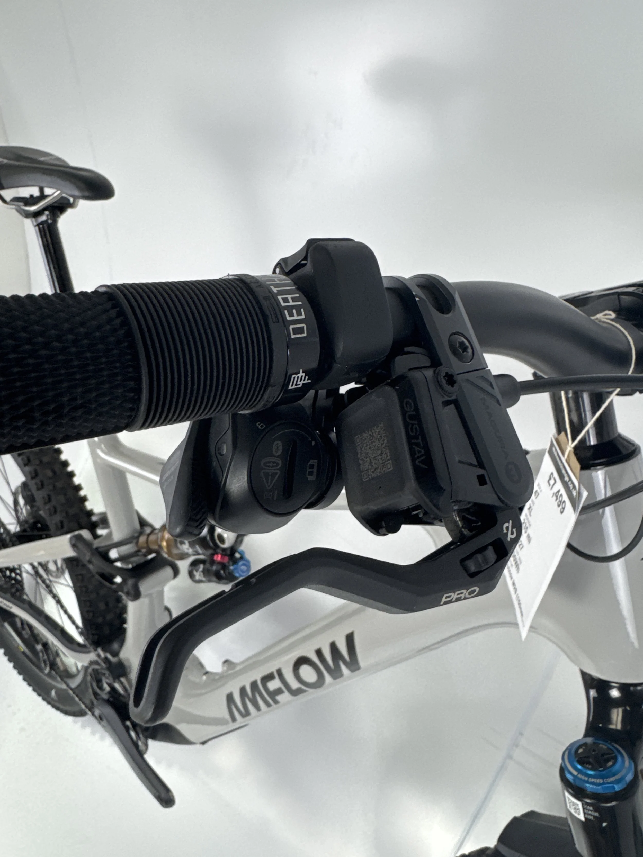3_367 - 07 Brake Levers.jpg