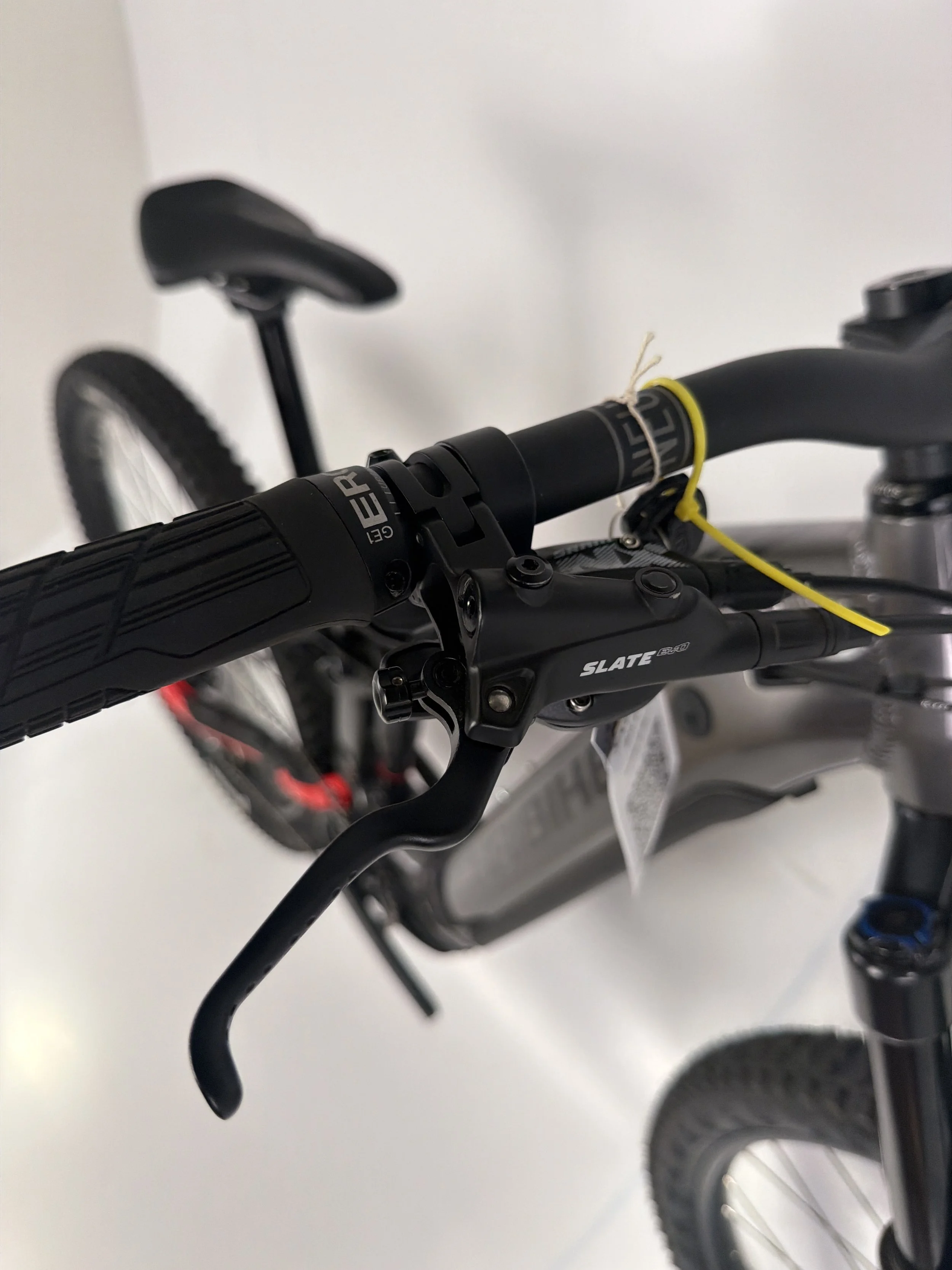 3_425 - 07 Brake Levers.jpg